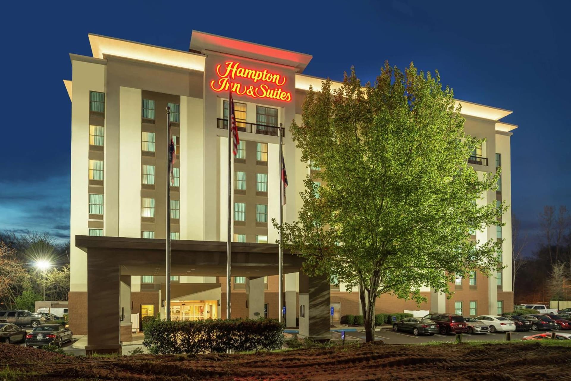 Hampton Inn & Suites Charlotte Arrowood Rd property views in Charlotte, NC — gallery photo 3
