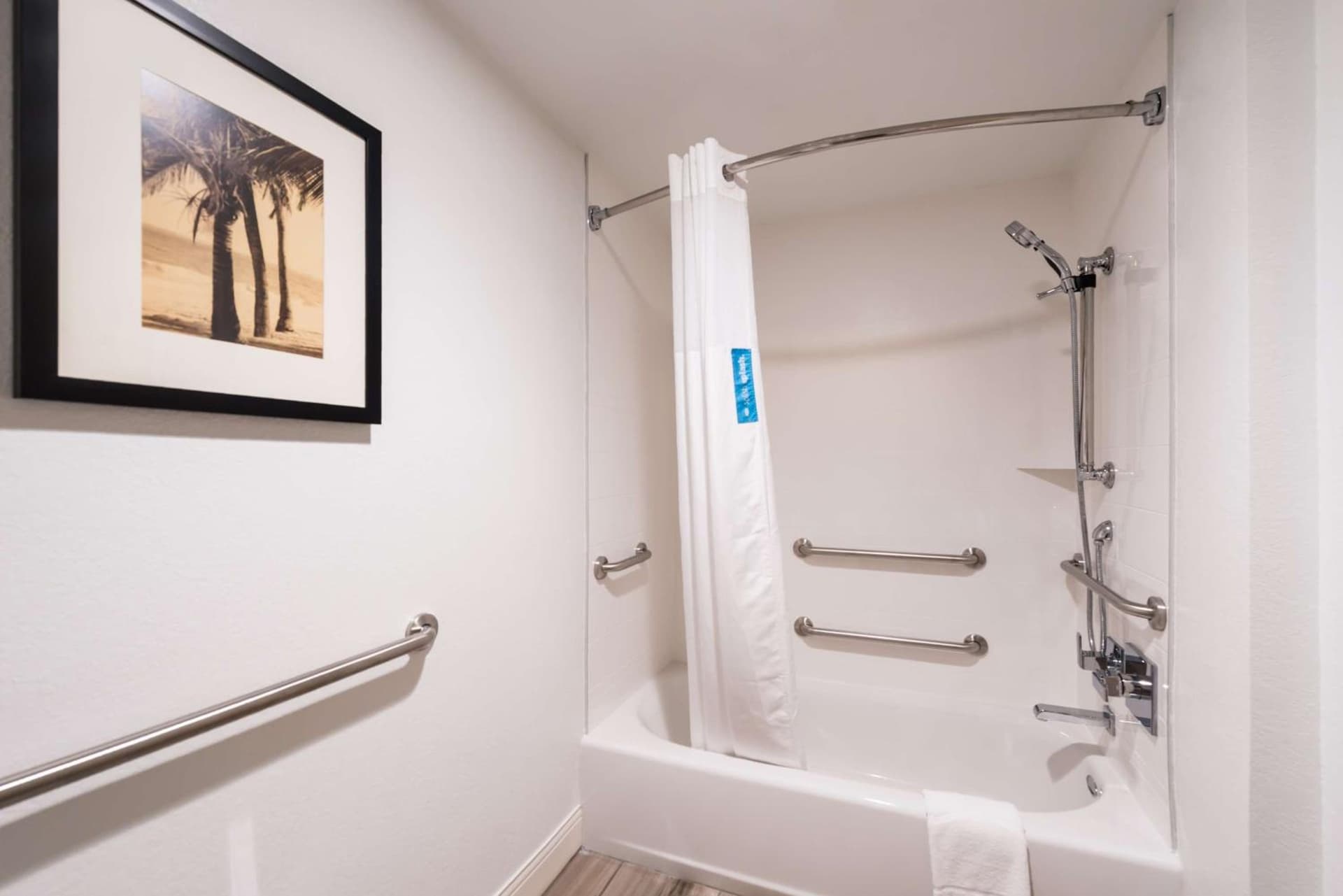 Hampton Inn Channel Islands Harbor gallery photo in Oxnard, CA — image 41