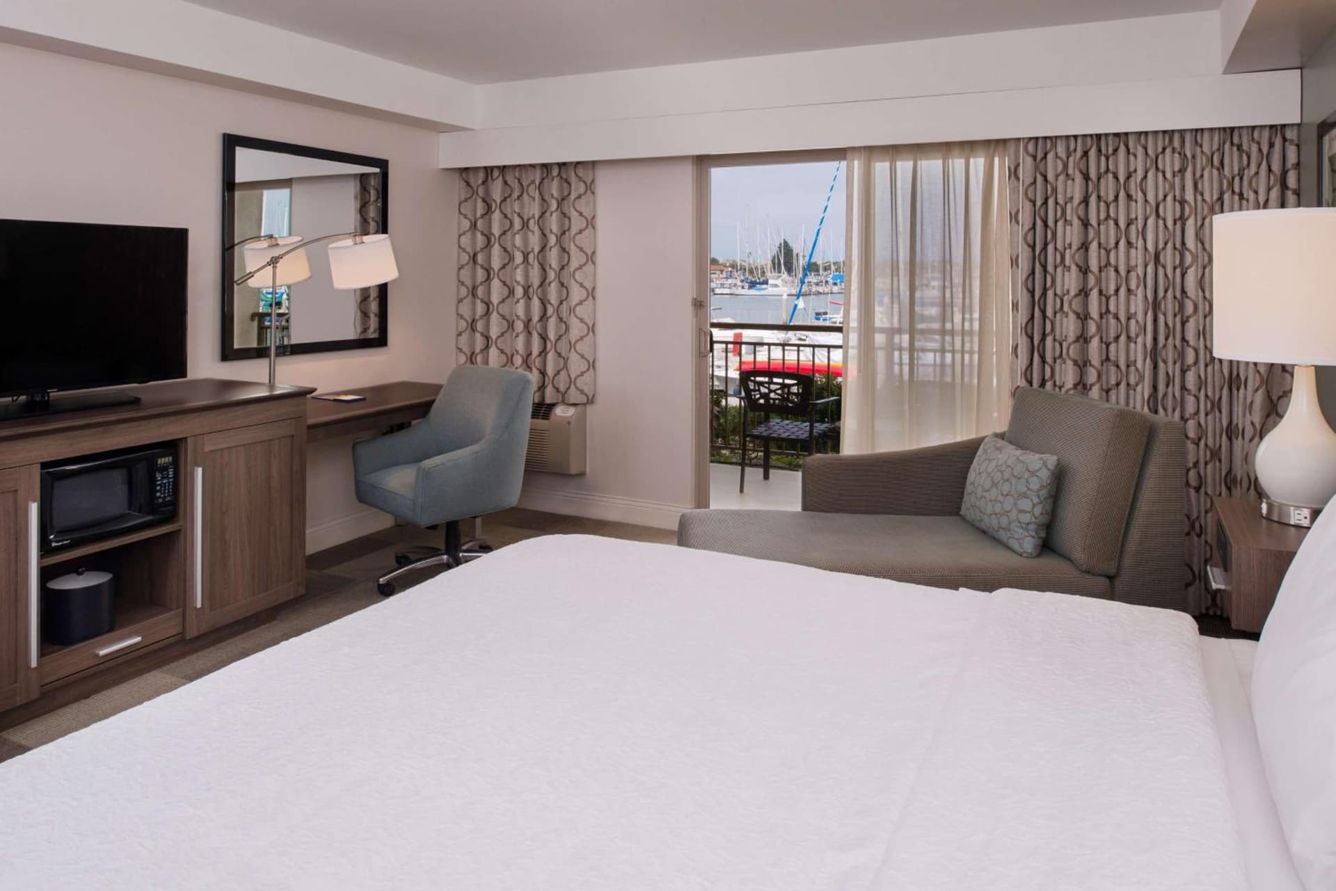 Hampton Inn Channel Islands Harbor gallery photo in Oxnard, CA — image 33