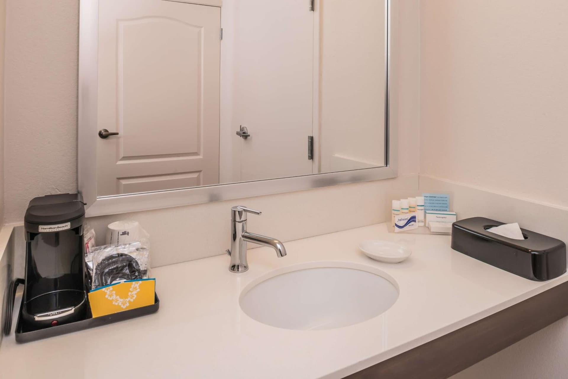Hampton Inn Channel Islands Harbor gallery photo in Oxnard, CA — image 17
