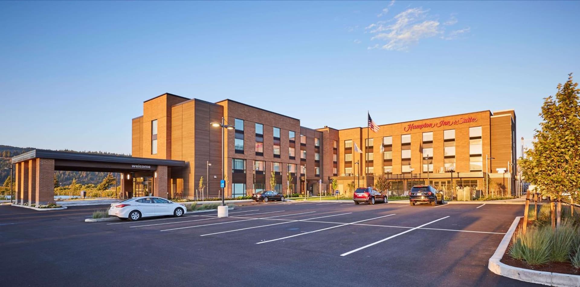 Hampton Inn & Suites Hood River featured exterior or lobby in Hood River, OR — similar hotel