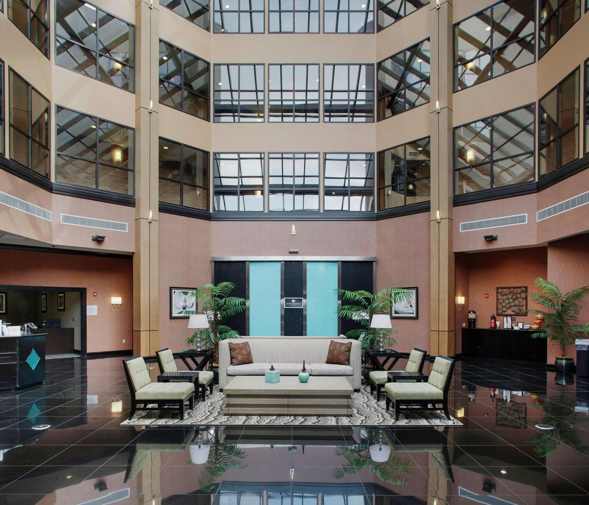 DoubleTree Suites by Hilton Bentonville gallery photo in Bentonville, AR — image 10