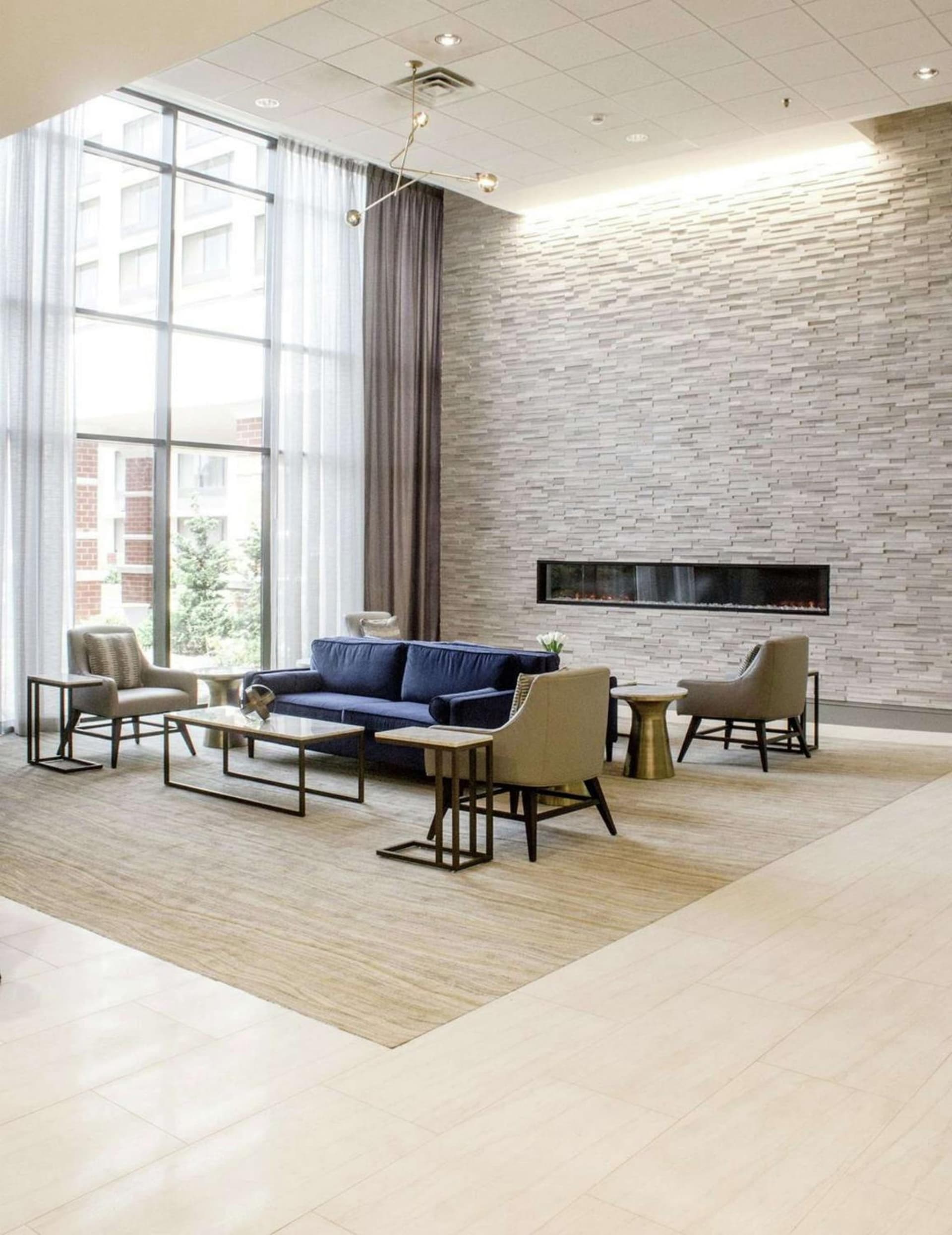 DoubleTree by Hilton Charlottesville gallery photo in Charlottesville, VA — image 12