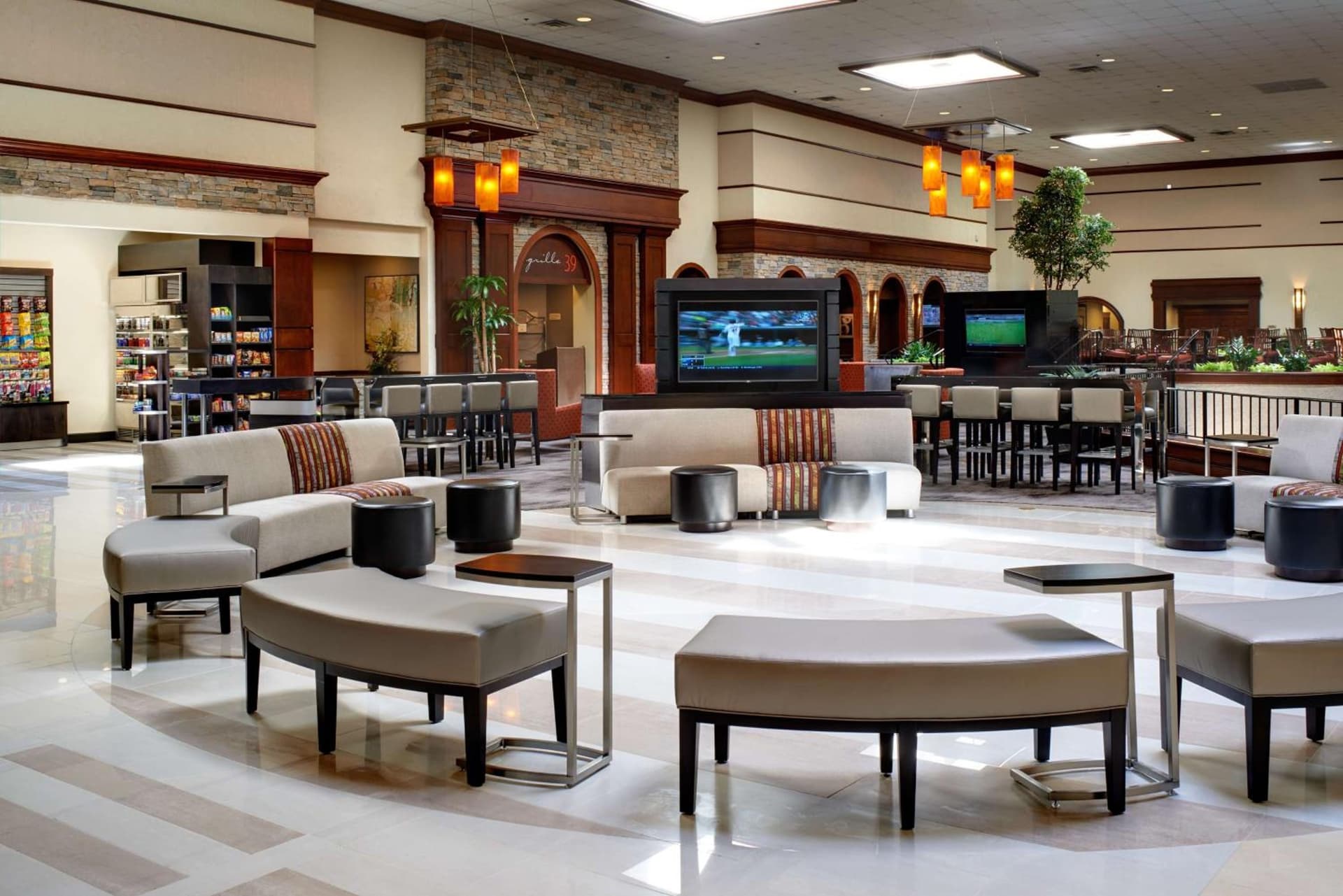 DoubleTree by Hilton Dearborn gallery photo in Dearborn, MI — image 32