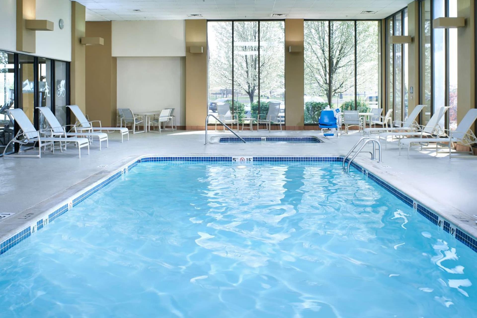 DoubleTree by Hilton Dearborn gallery photo in Dearborn, MI — image 19