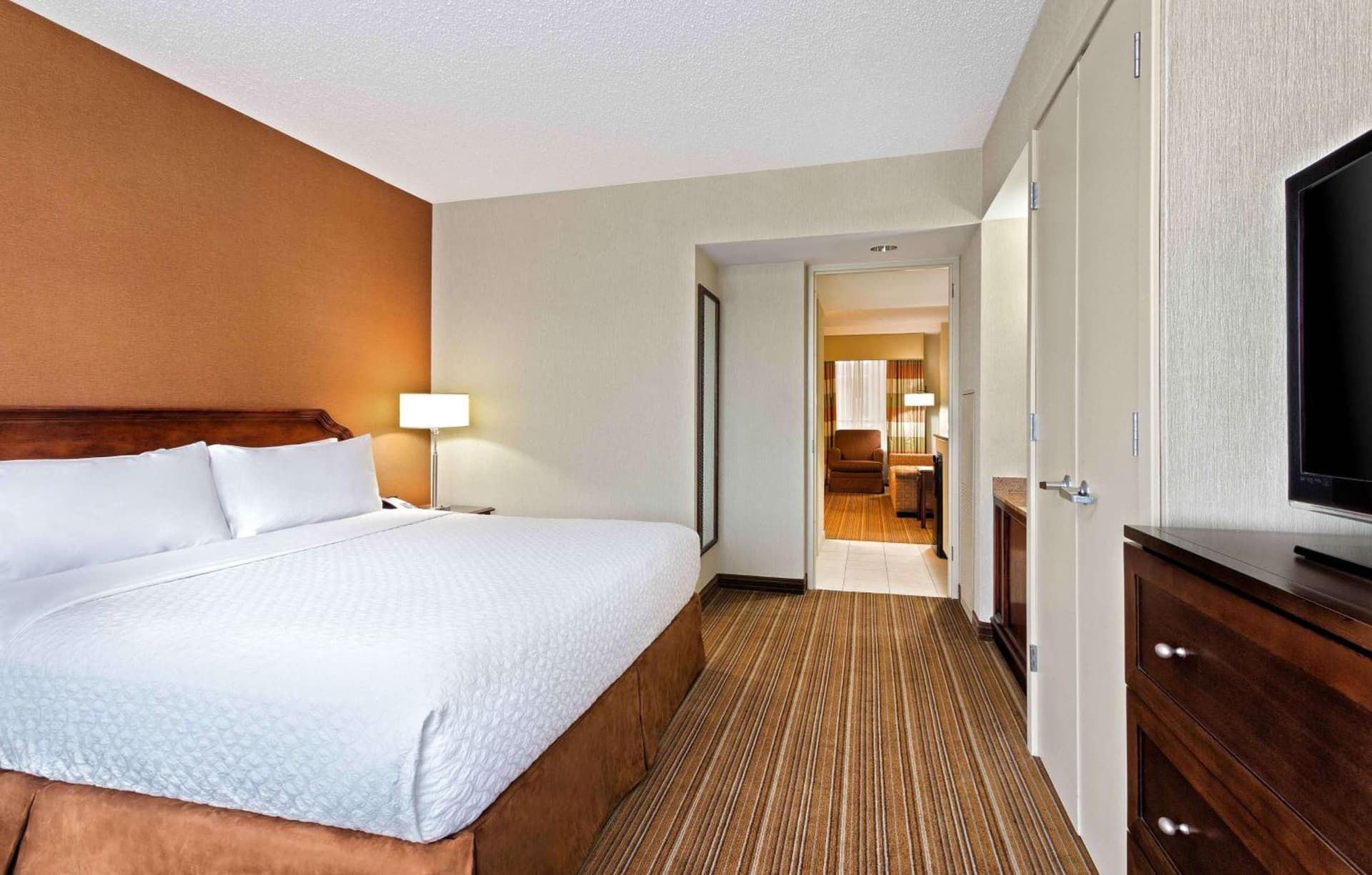 DoubleTree by Hilton Dearborn gallery photo in Dearborn, MI — image 7
