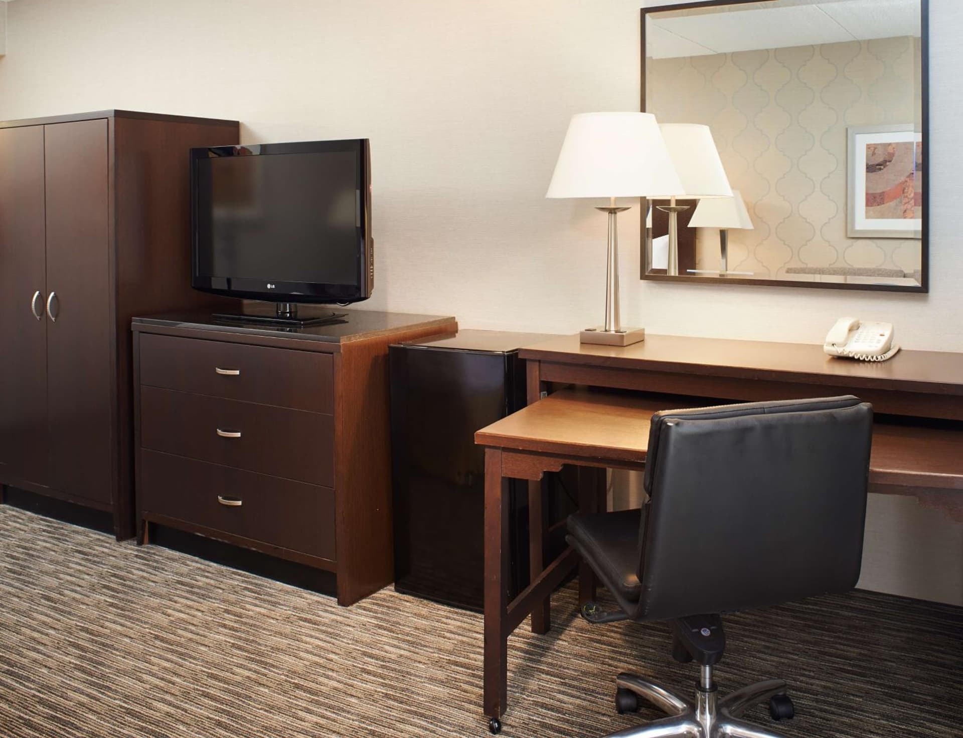 DoubleTree by Hilton Dearborn gallery photo in Dearborn, MI — image 17
