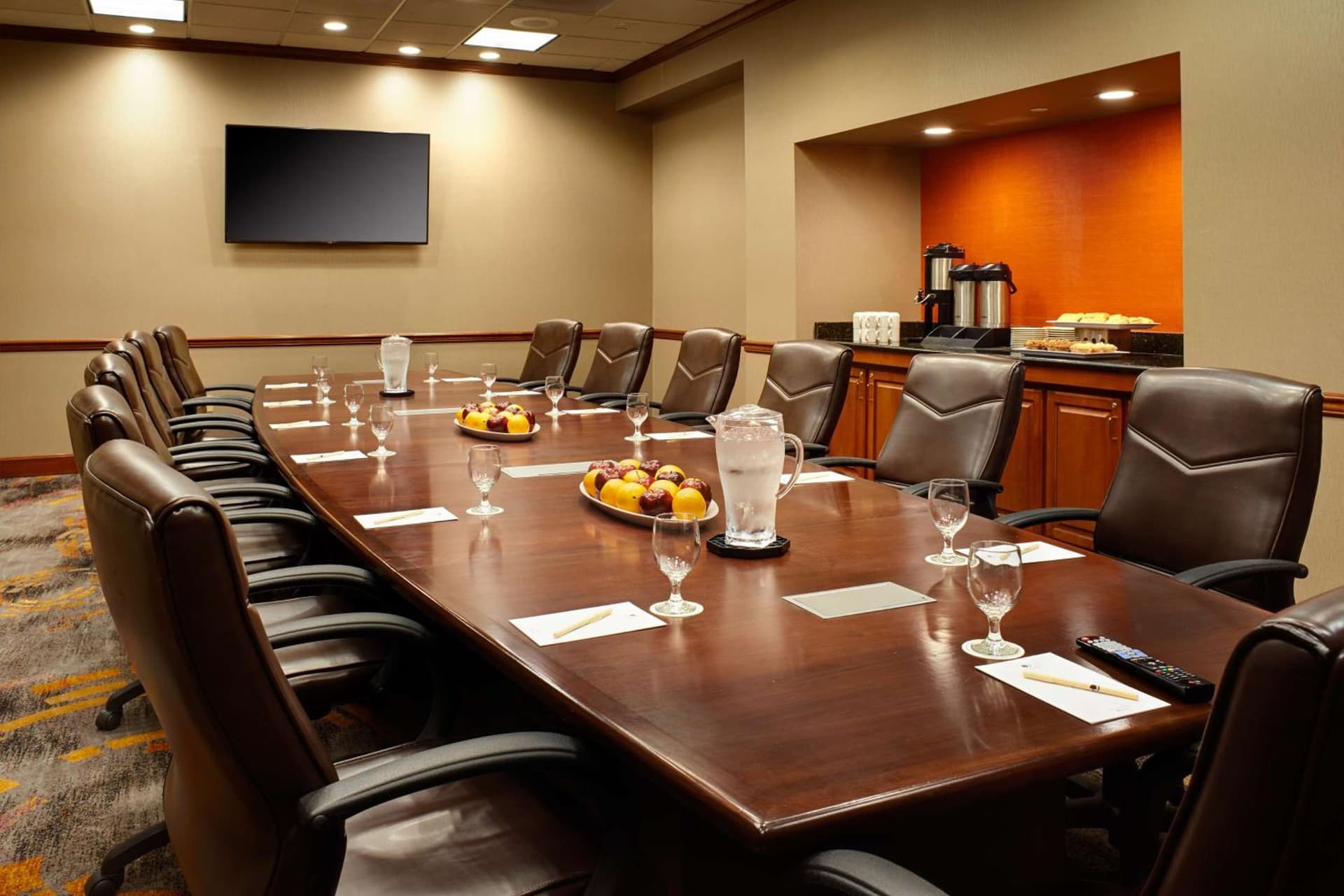 DoubleTree by Hilton Dearborn gallery photo in Dearborn, MI — image 11