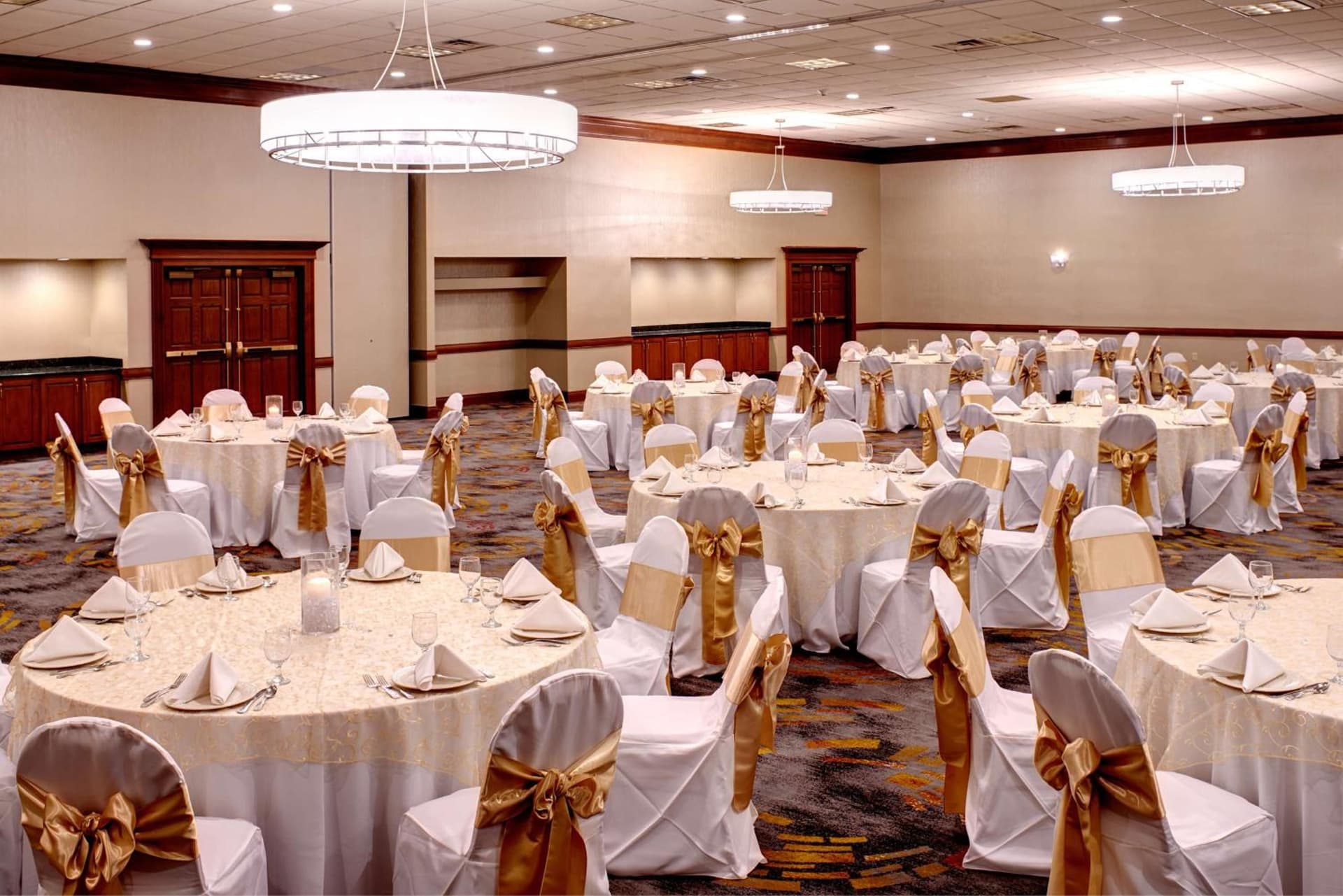 DoubleTree by Hilton Dearborn gallery photo in Dearborn, MI — image 26