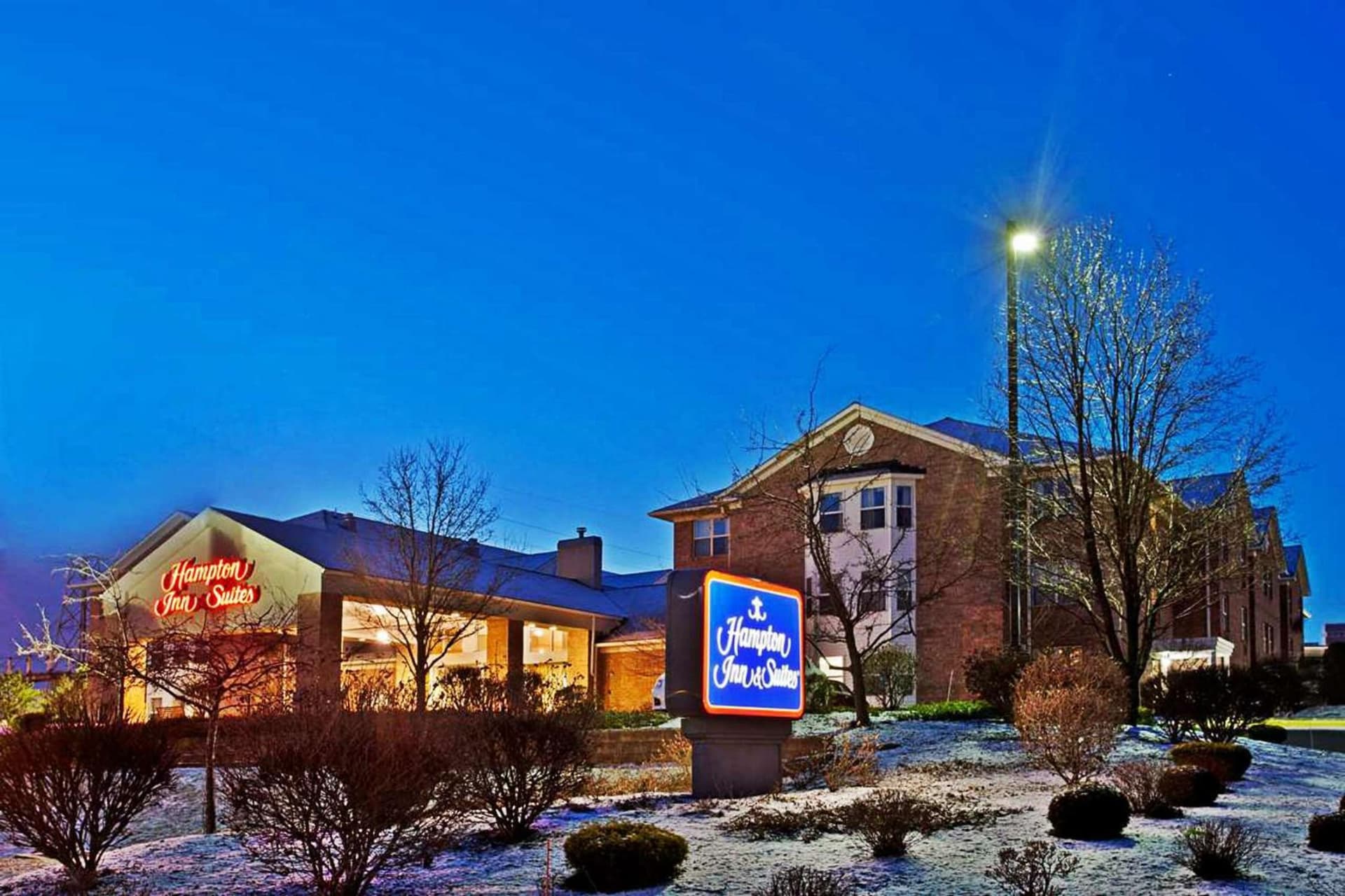 Hampton Inn & Suites Cleveland-Independence featured exterior or lobby in Independence, OH — similar hotel