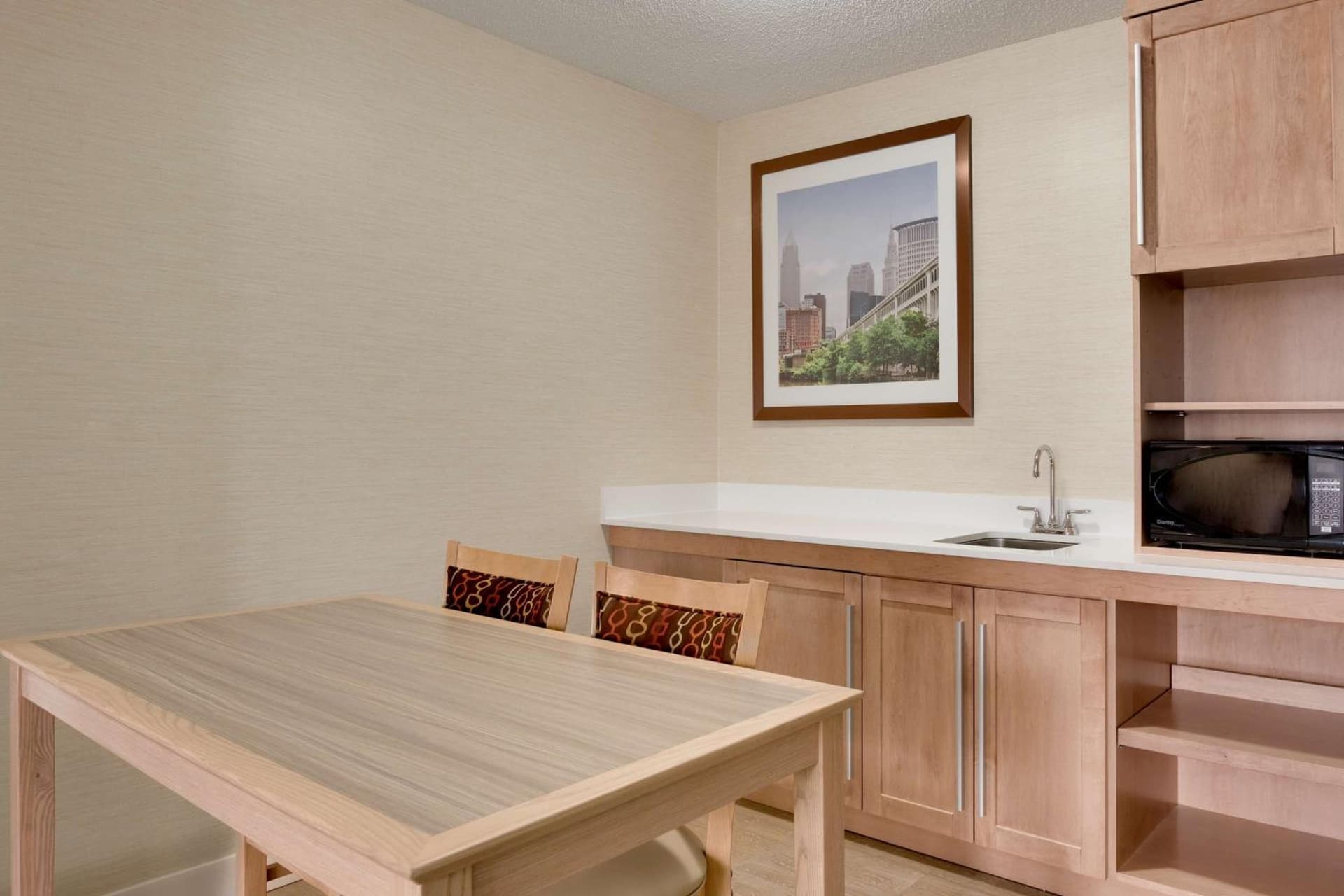 Hampton Inn & Suites Cleveland-Independence property views in Independence, OH — gallery photo 3