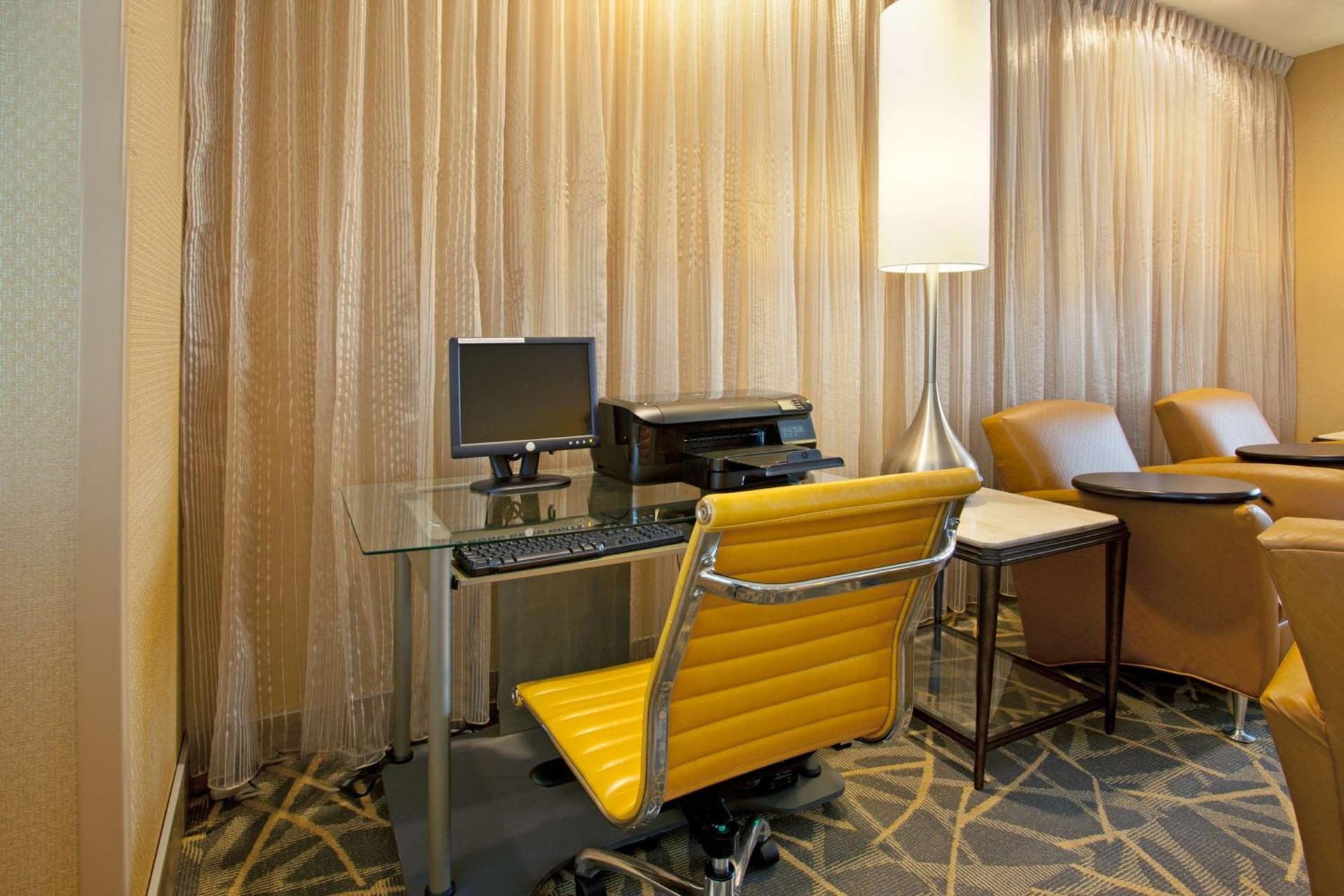 Hampton Inn & Suites Cleveland-Independence interior in Independence, OH — gallery photo 2