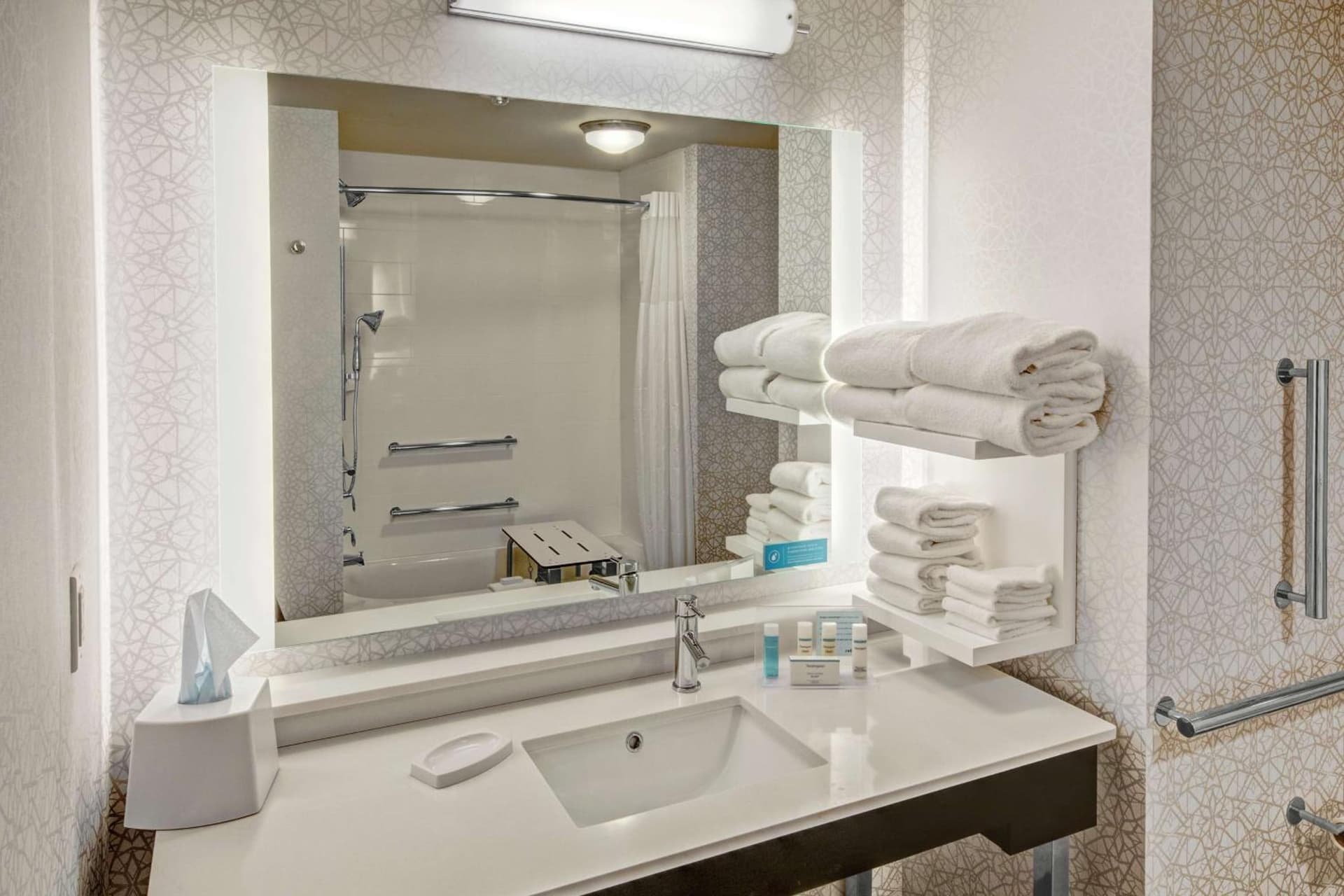 Hampton Inn Fresno Airport gallery photo in Fresno, CA — image 8