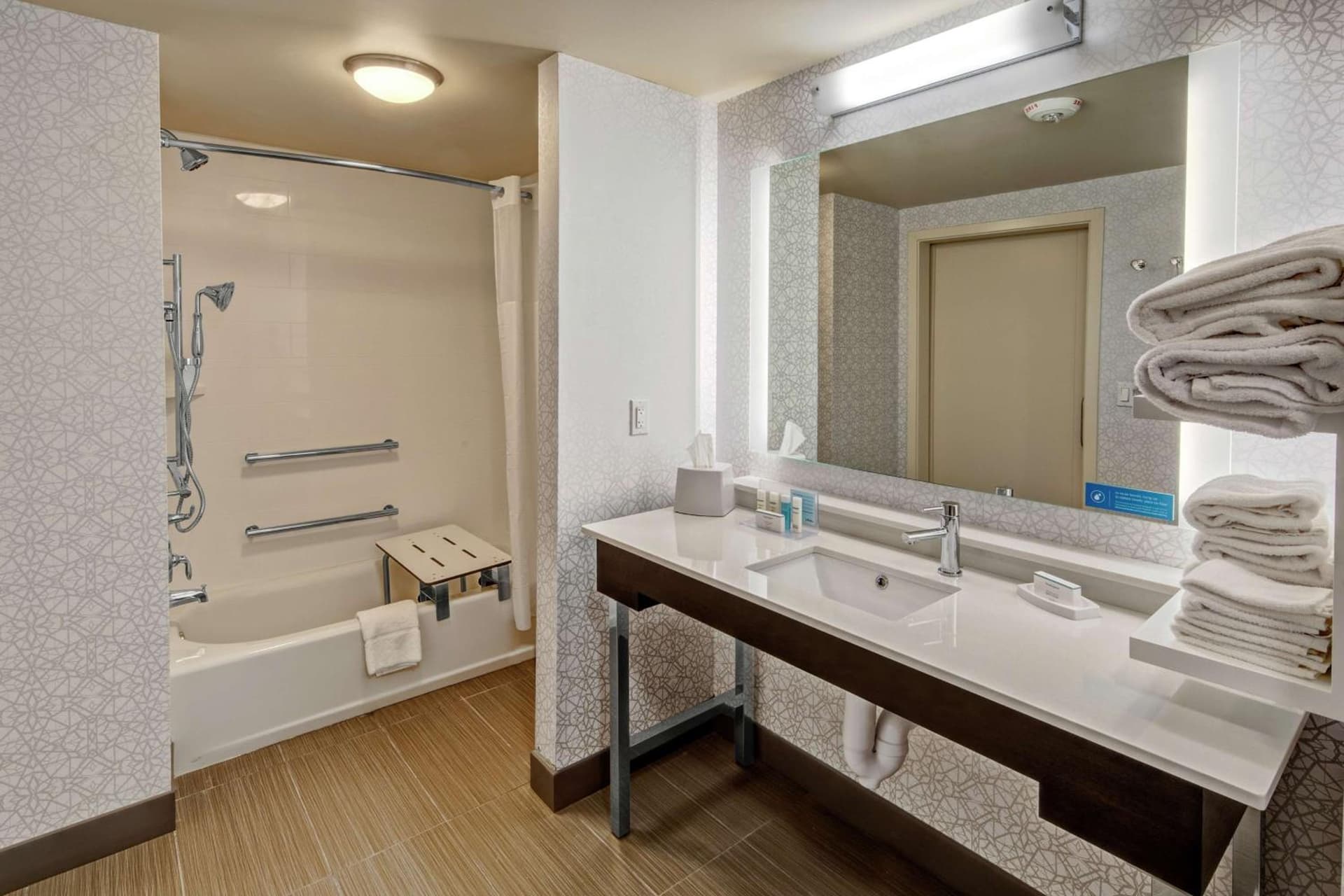 Hampton Inn Fresno Airport gallery photo in Fresno, CA — image 23