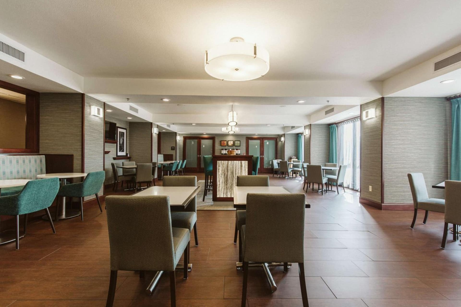 Hampton Inn Bismarck gallery photo in Bismarck, ND — image 22