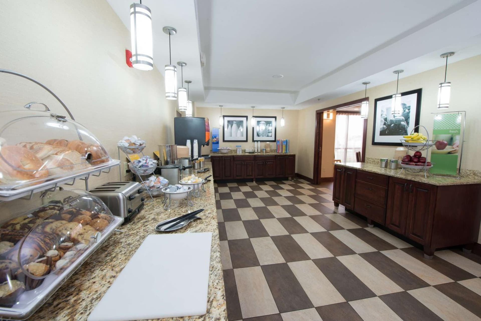 Hampton Inn Bismarck gallery photo in Bismarck, ND — image 34