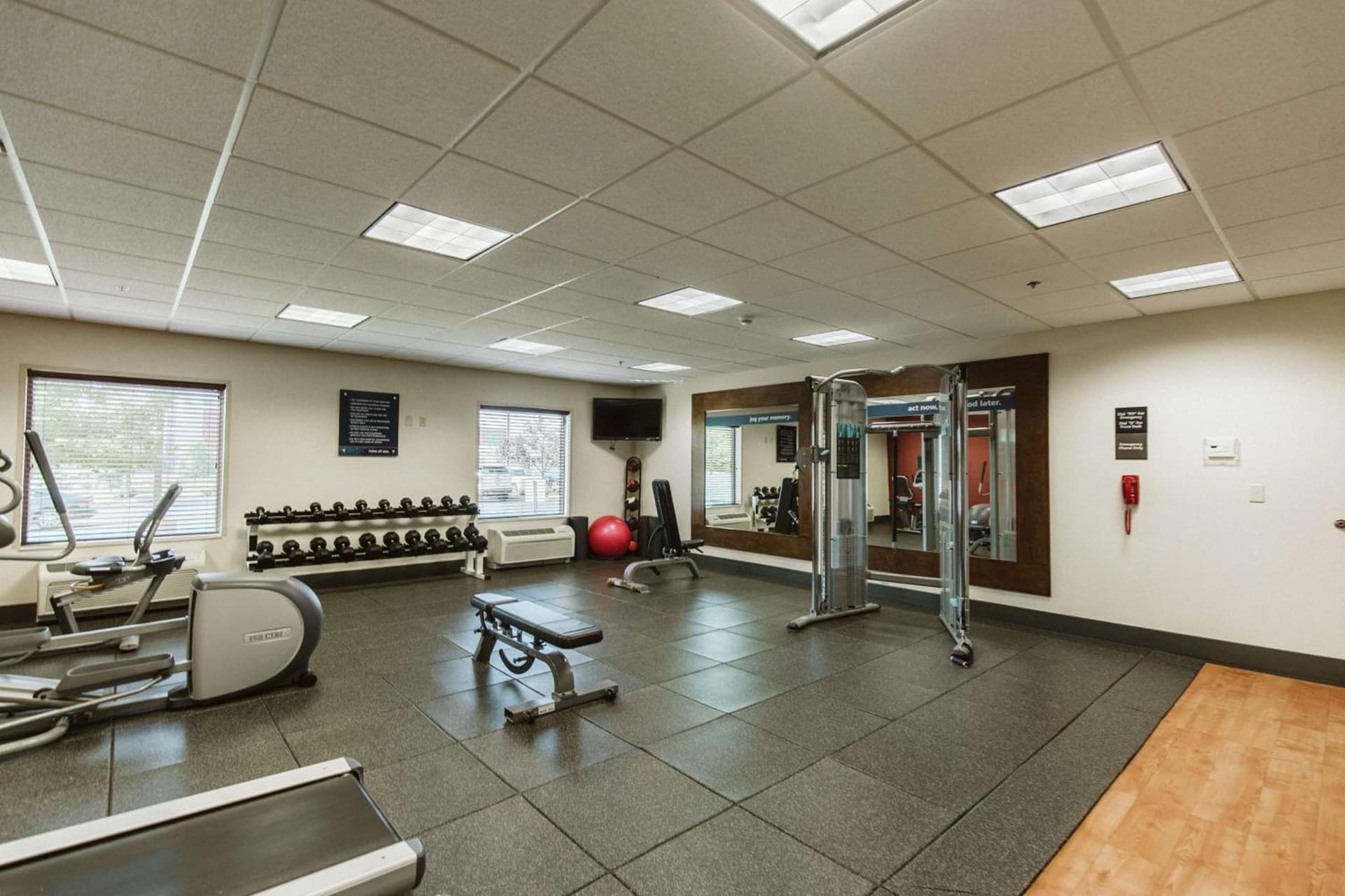Hampton Inn Bismarck gallery photo in Bismarck, ND — image 19