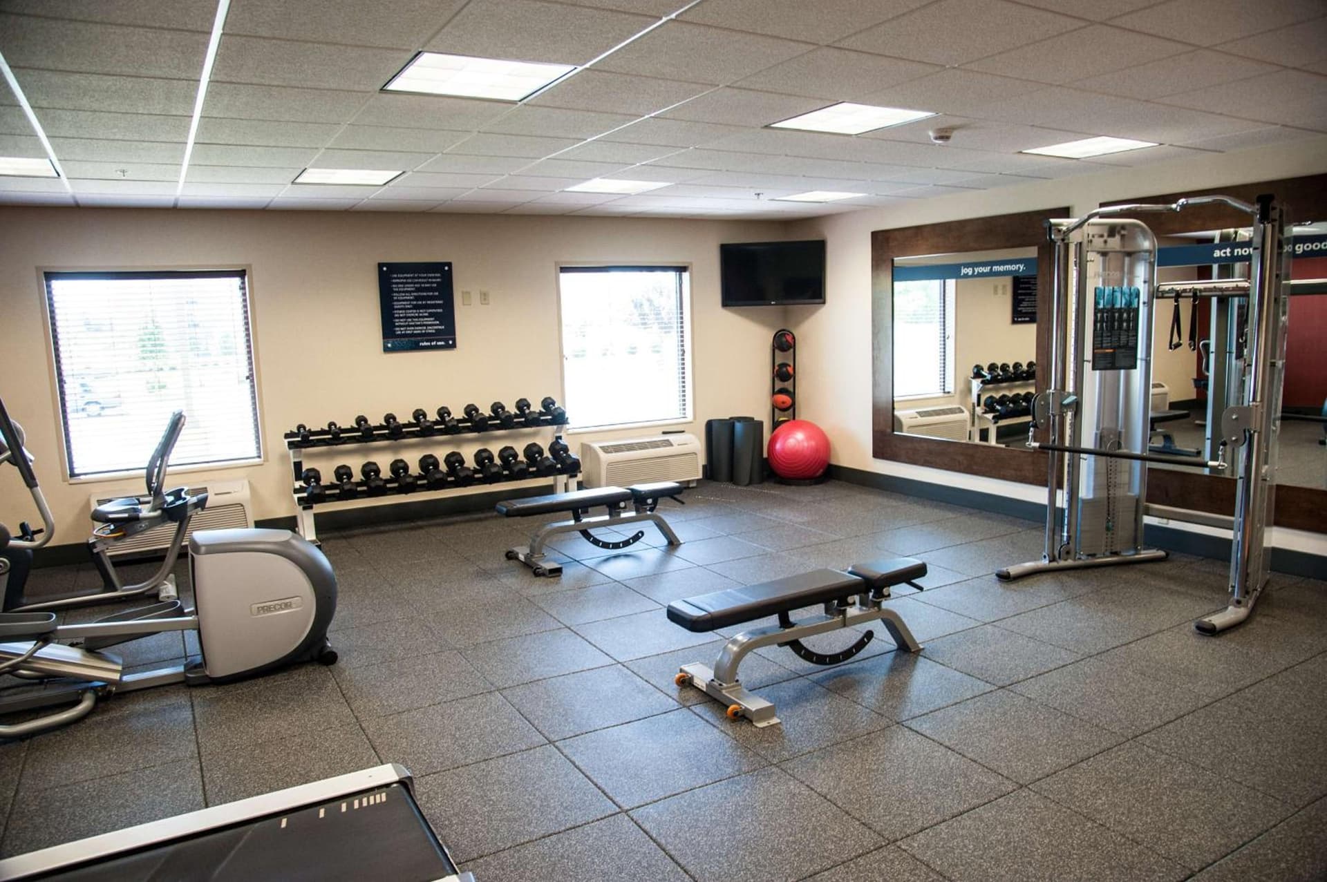 Hampton Inn Bismarck interior in Bismarck, ND — gallery photo 2