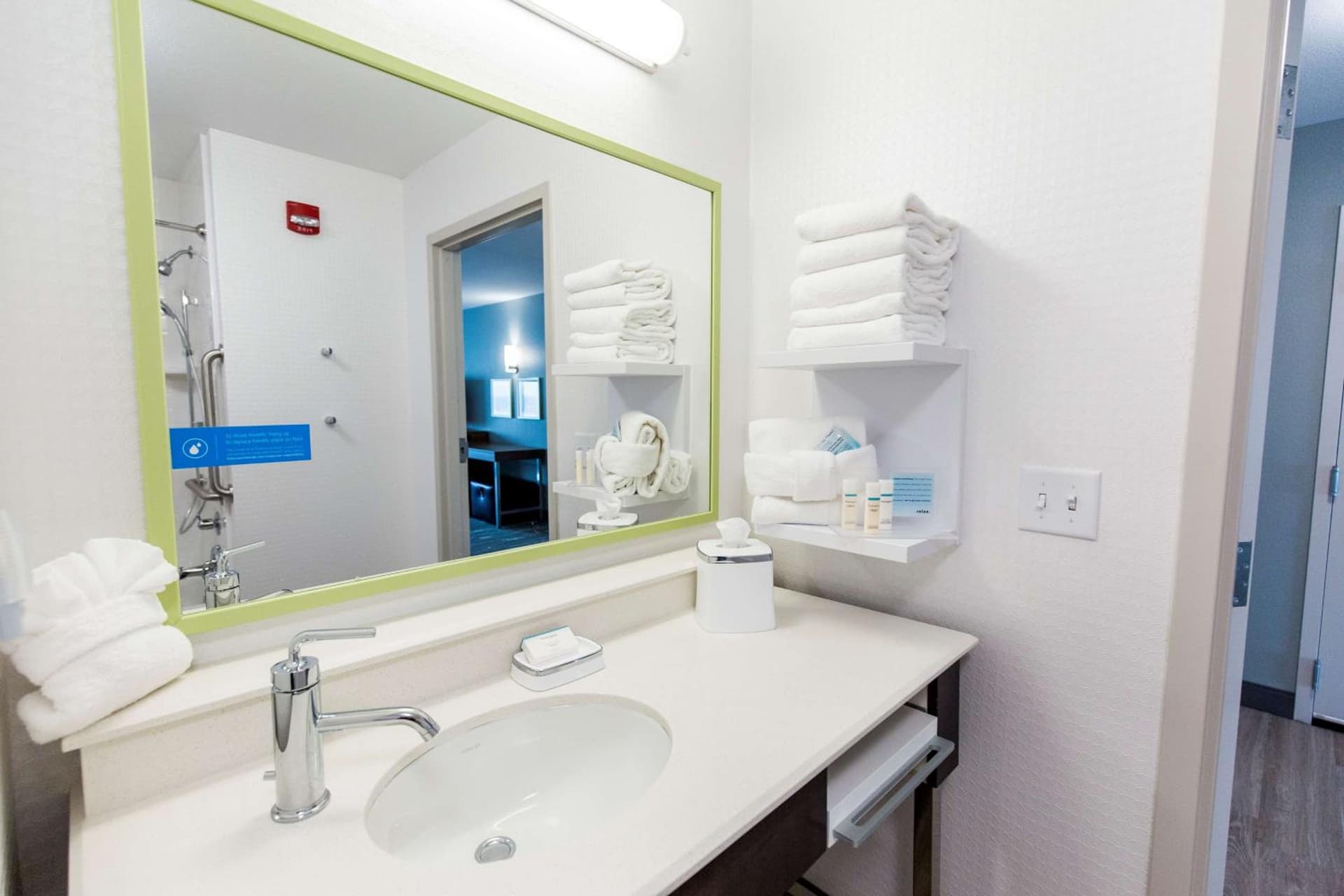 Hampton Inn Bismarck gallery photo in Bismarck, ND — image 41