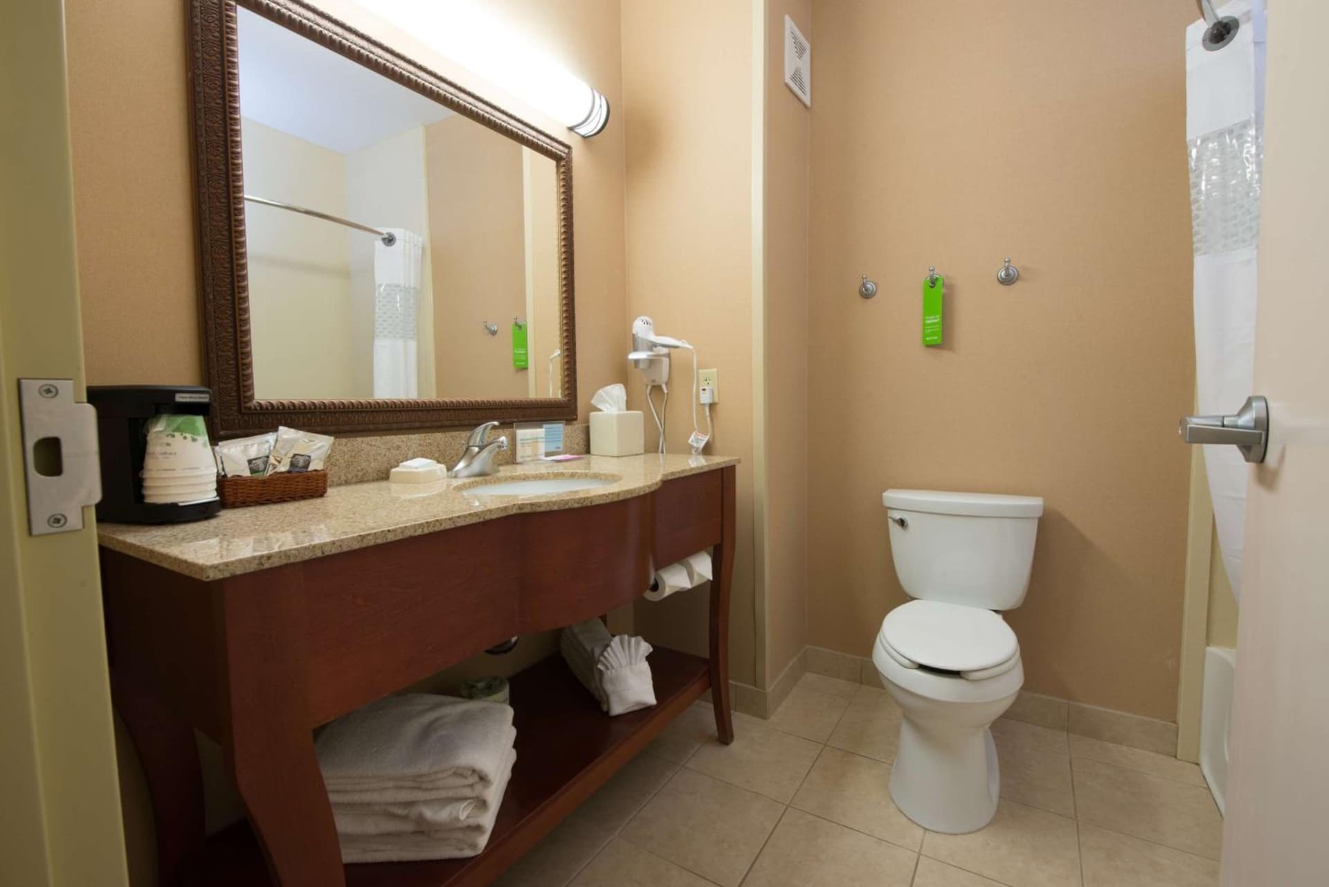 Hampton Inn Bismarck gallery photo in Bismarck, ND — image 35