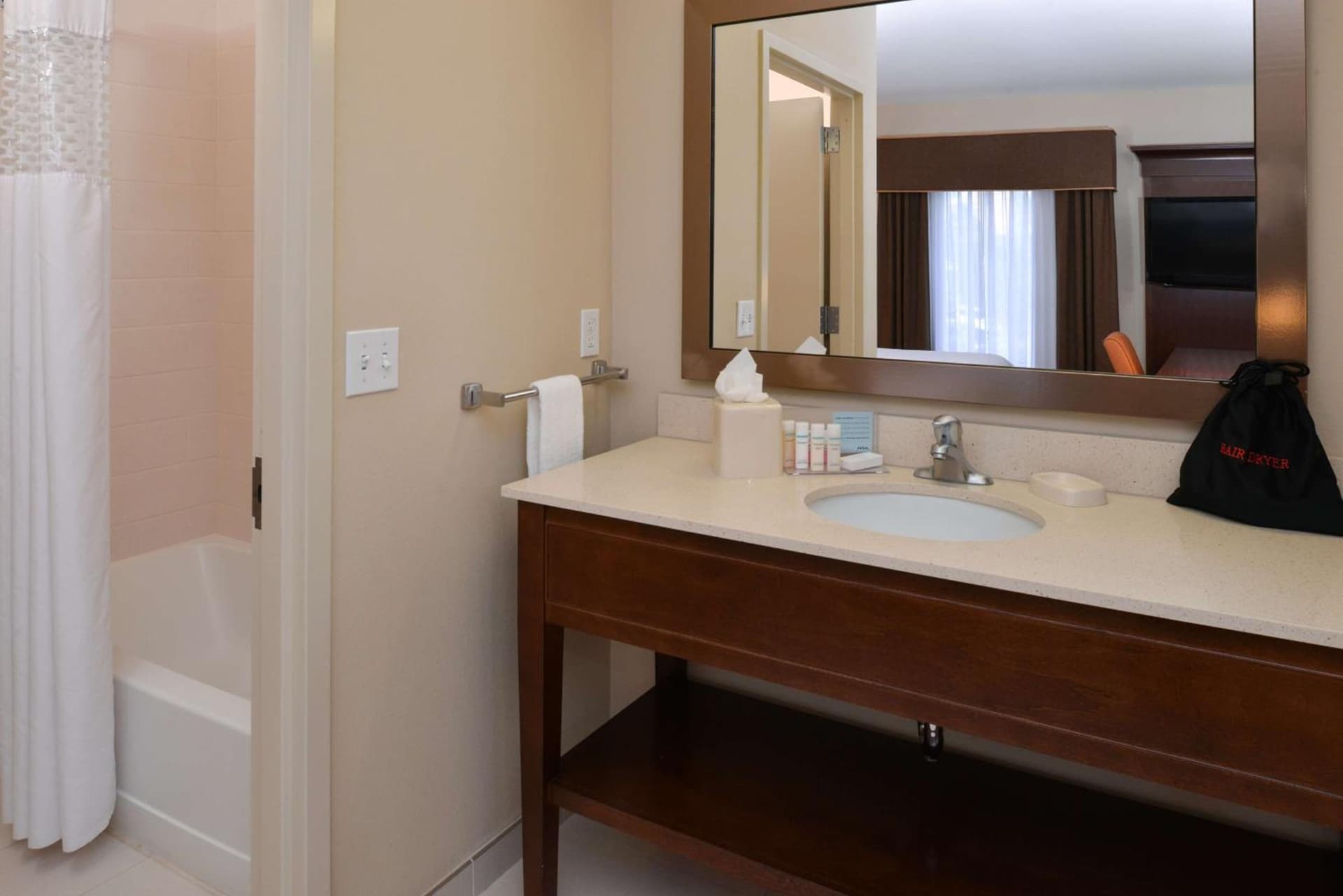 Hampton Inn & Suites - Ocala gallery photo in Ocala, FL — image 12