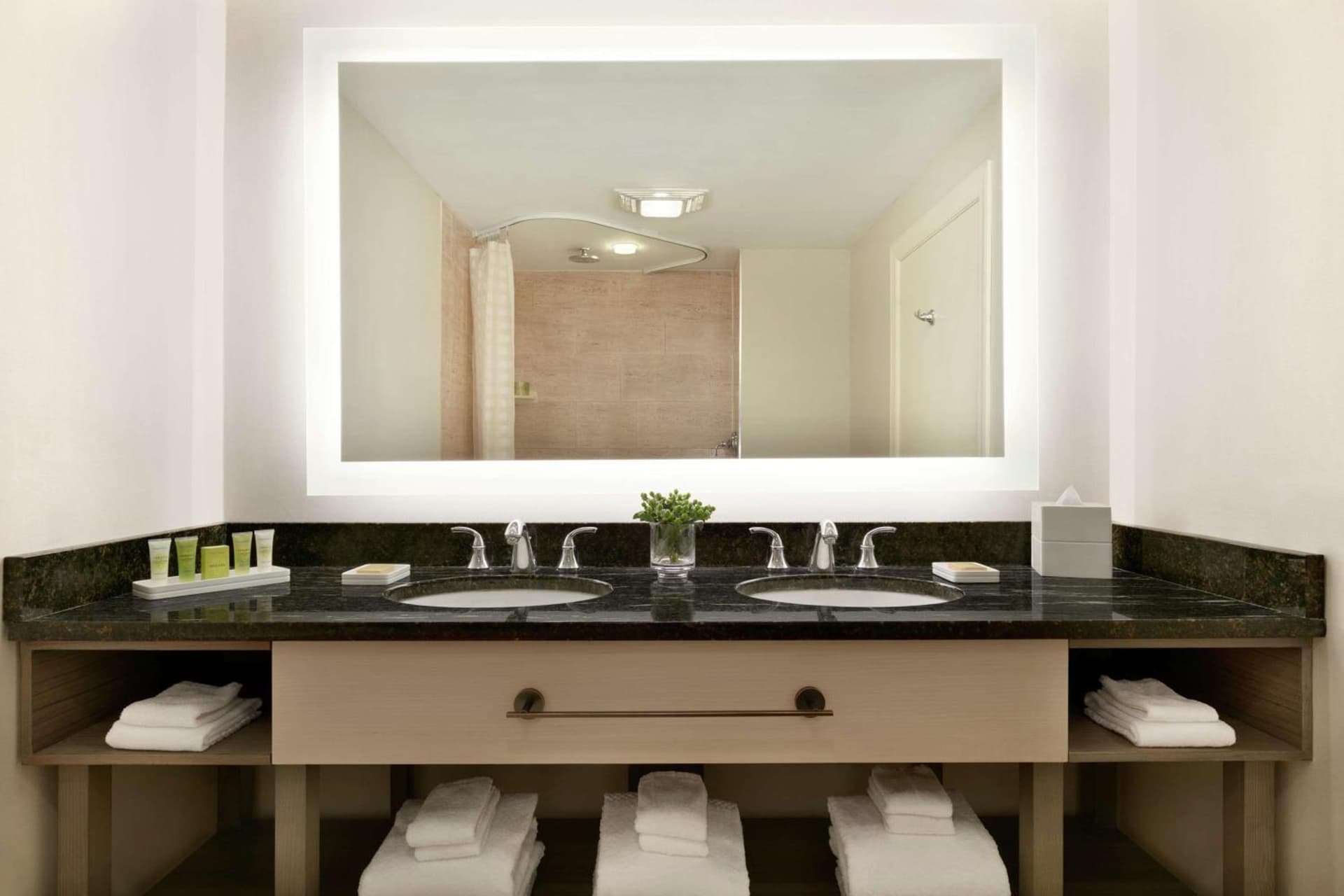 Hilton Suites Ocean City Oceanfront gallery photo in Ocean City, MD — image 14