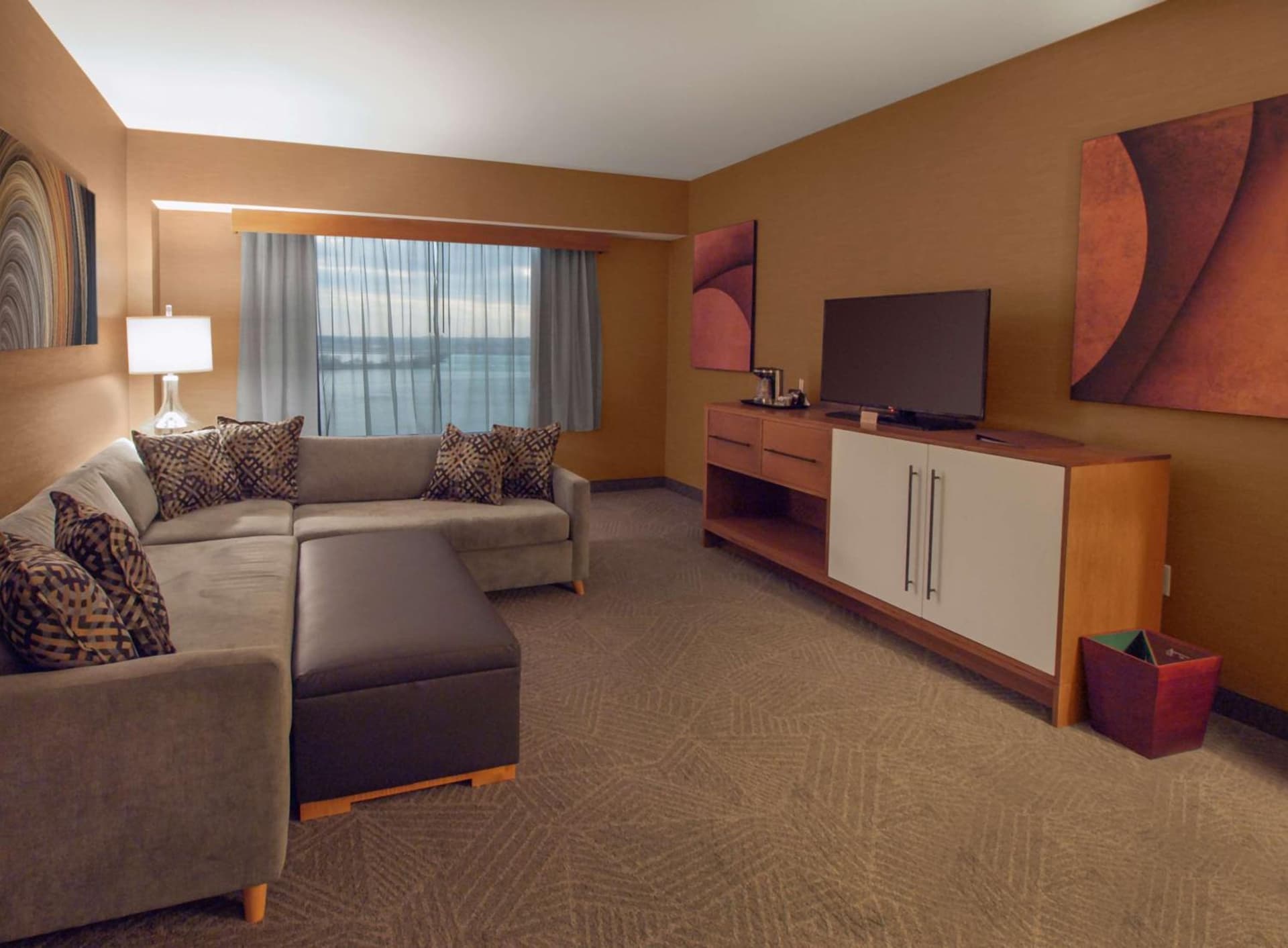 DoubleTree by Hilton Hotel Niagara Falls New York gallery photo in Niagara Falls, NY — image 36