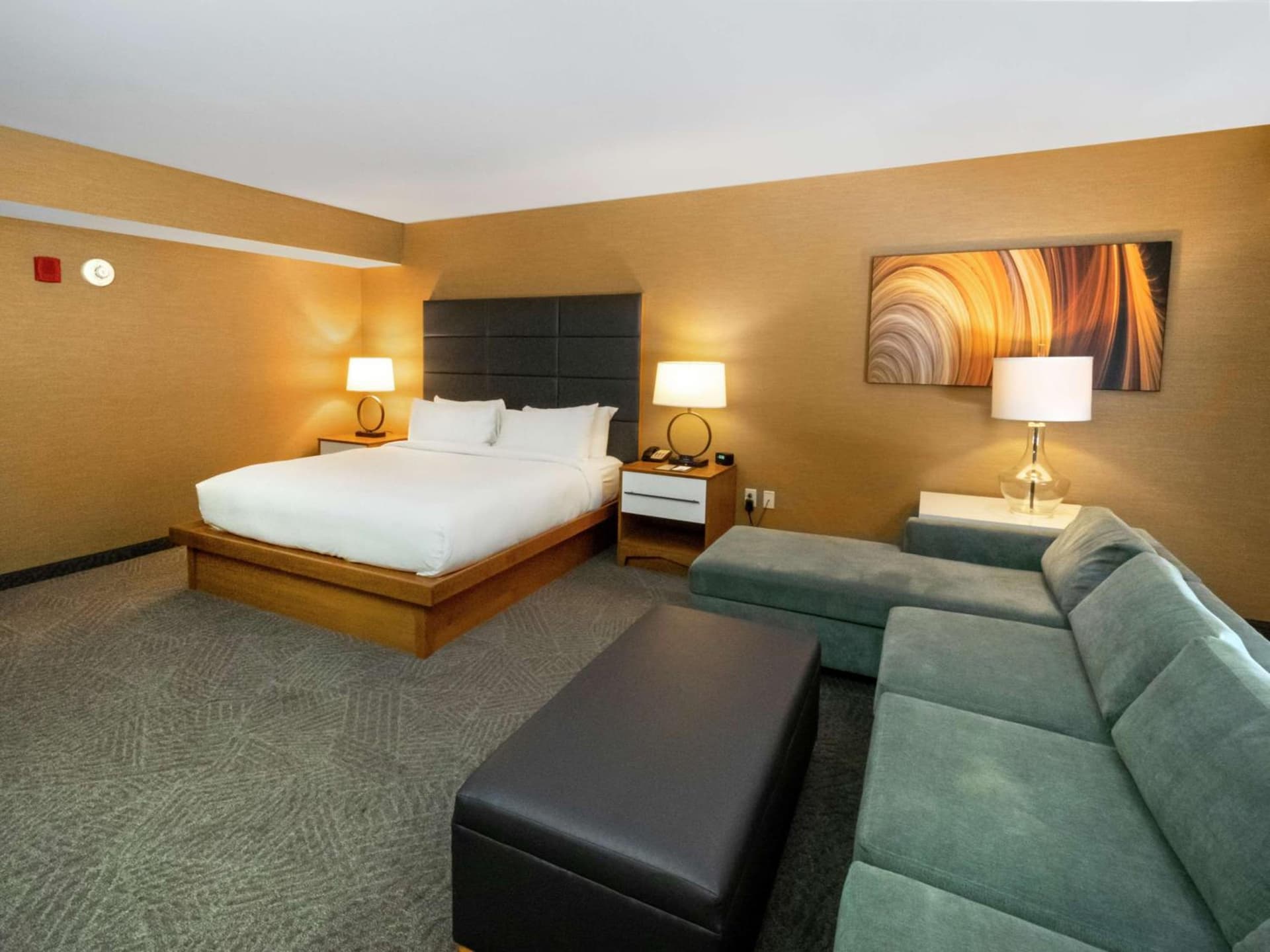 DoubleTree by Hilton Hotel Niagara Falls New York gallery photo in Niagara Falls, NY — image 9