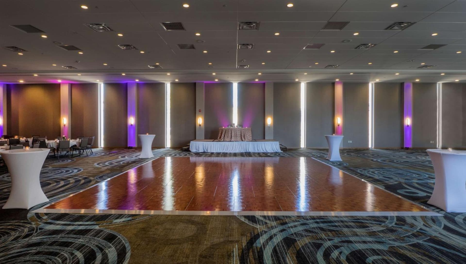 DoubleTree by Hilton Hotel Niagara Falls New York interior in Niagara Falls, NY — gallery photo 2