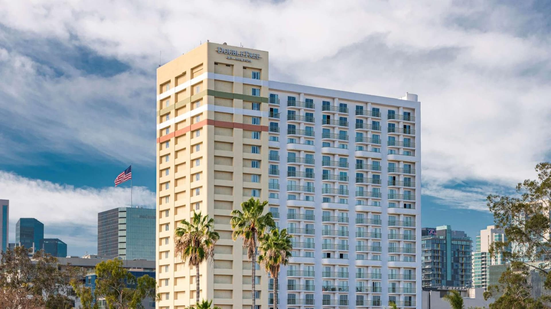 Courtyard by Marriott San Diego Downtown Little Italy interior in San Diego, CA — gallery photo 2