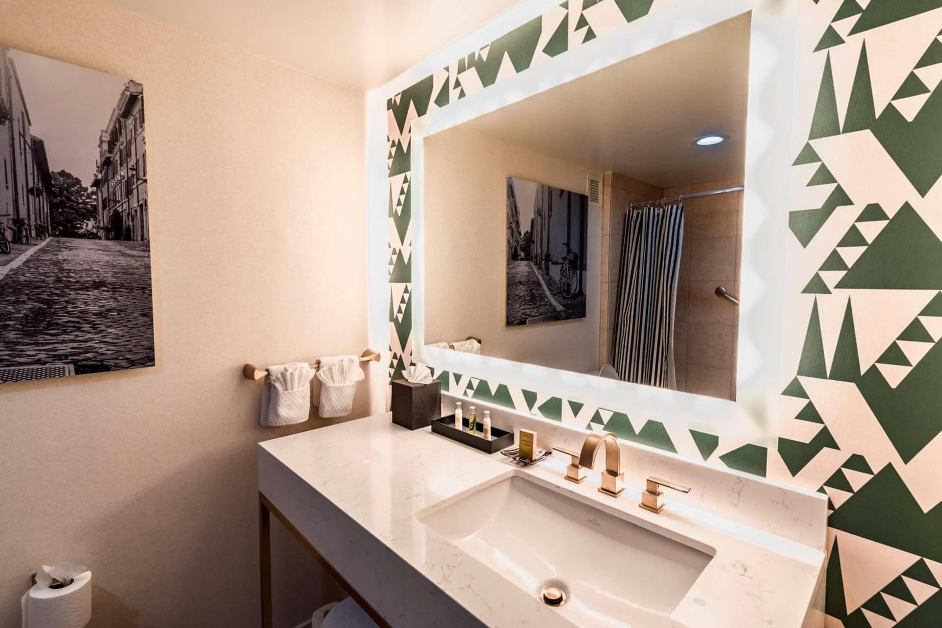 Courtyard by Marriott San Diego Downtown Little Italy gallery photo in San Diego, CA — image 35