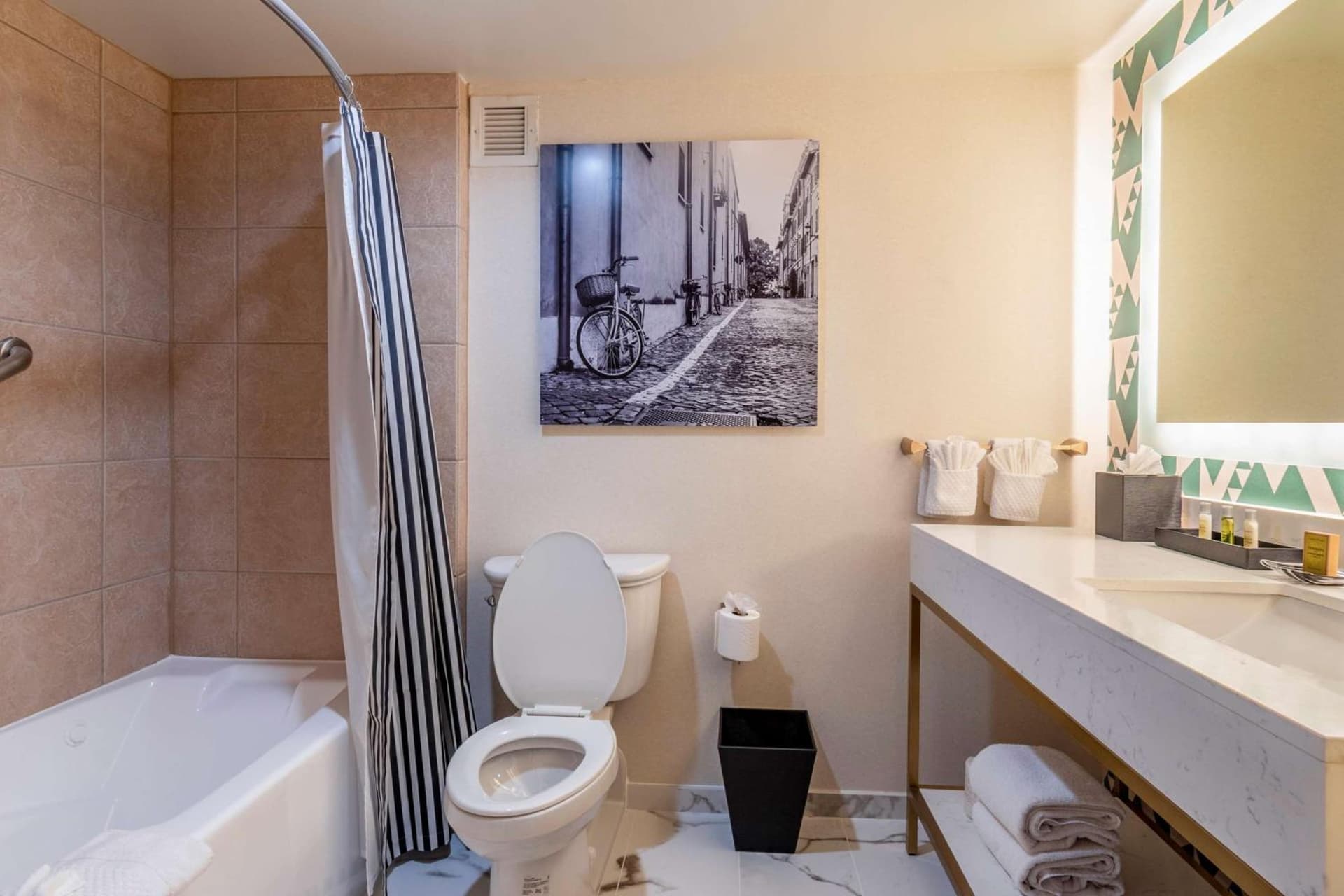 Courtyard by Marriott San Diego Downtown Little Italy gallery photo in San Diego, CA — image 43