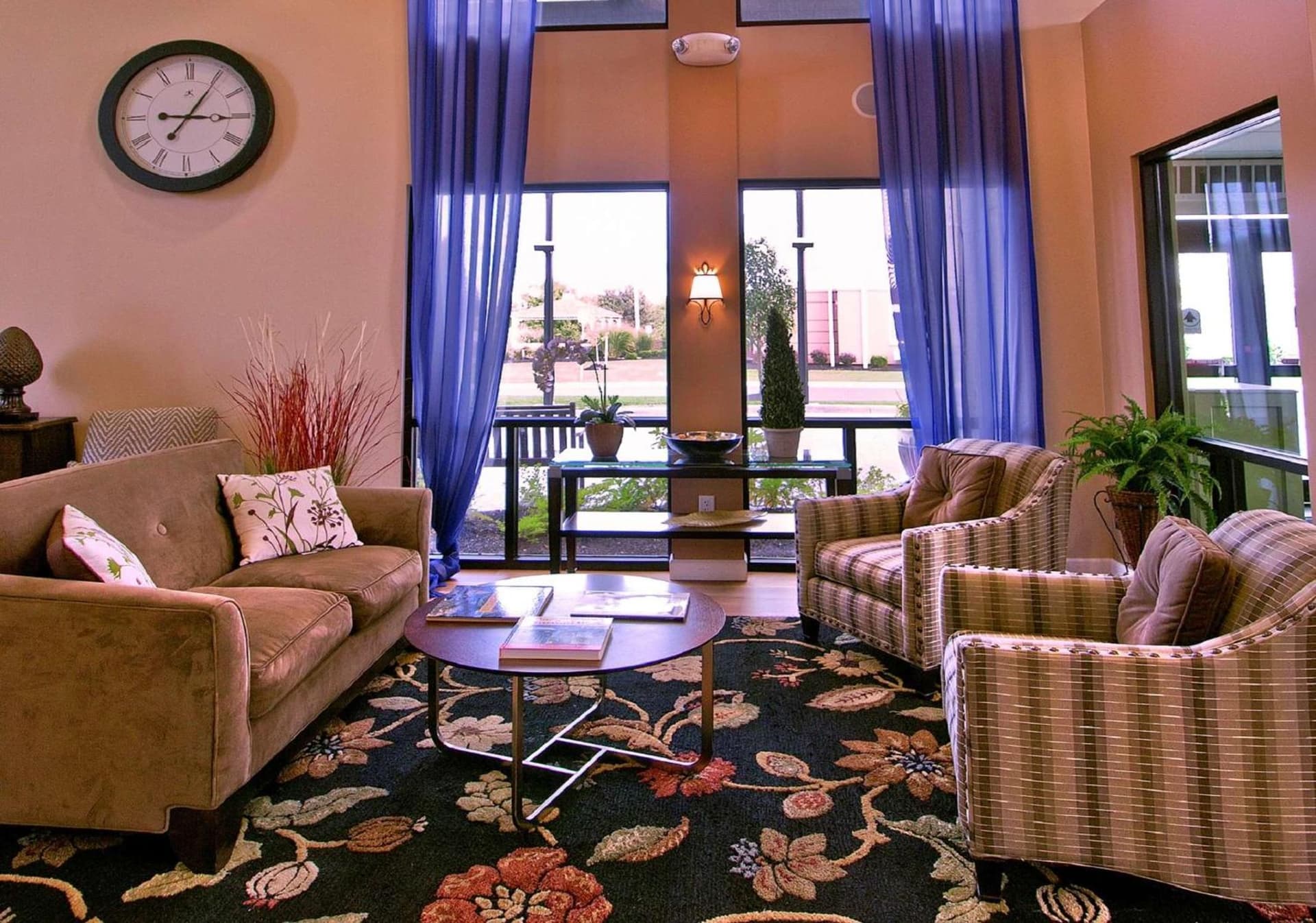 DoubleTree by Hilton Buffalo-Amherst property views in Amherst, NY — gallery photo 3