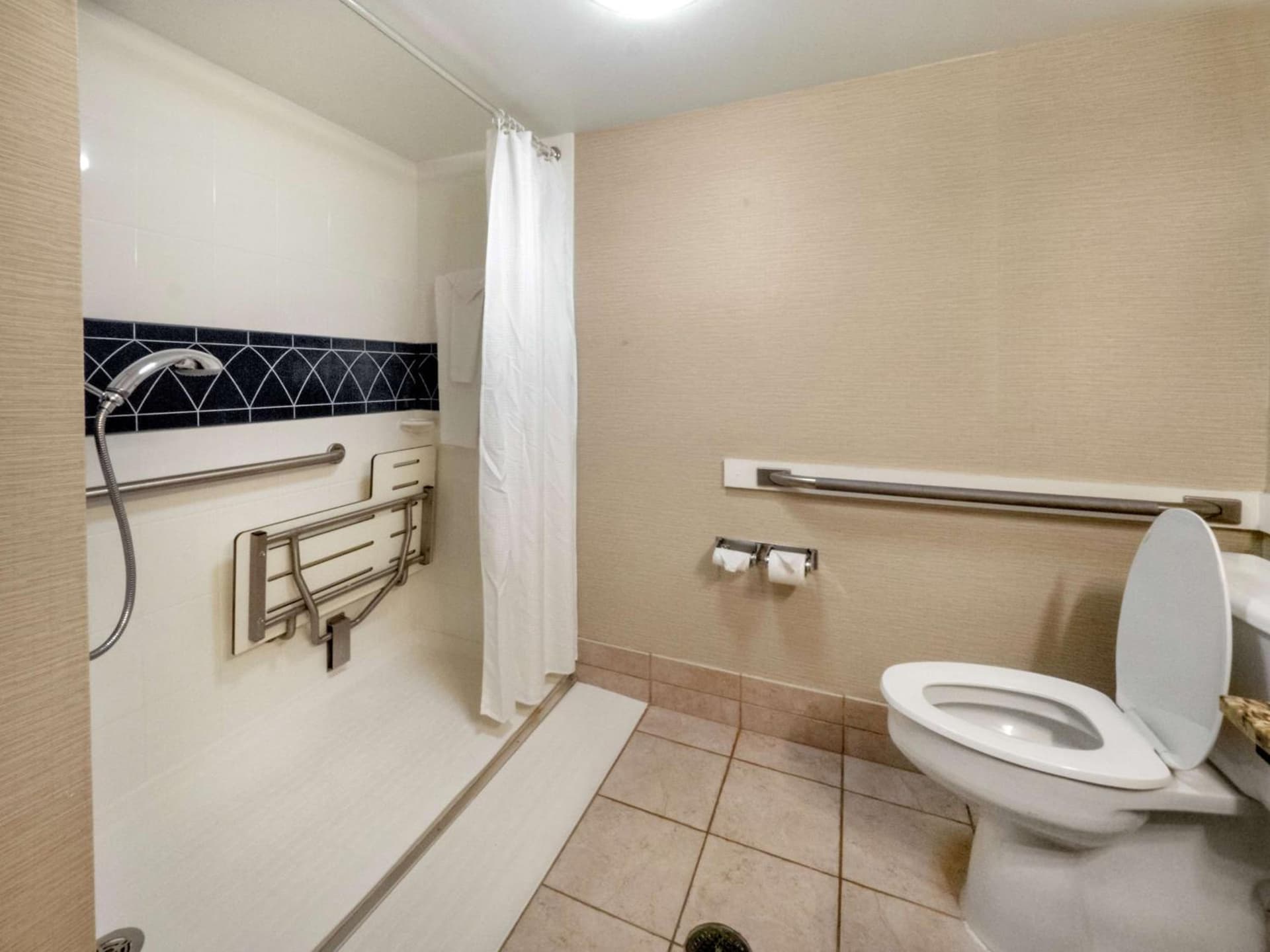 DoubleTree by Hilton Buffalo-Amherst gallery photo in Amherst, NY — image 16