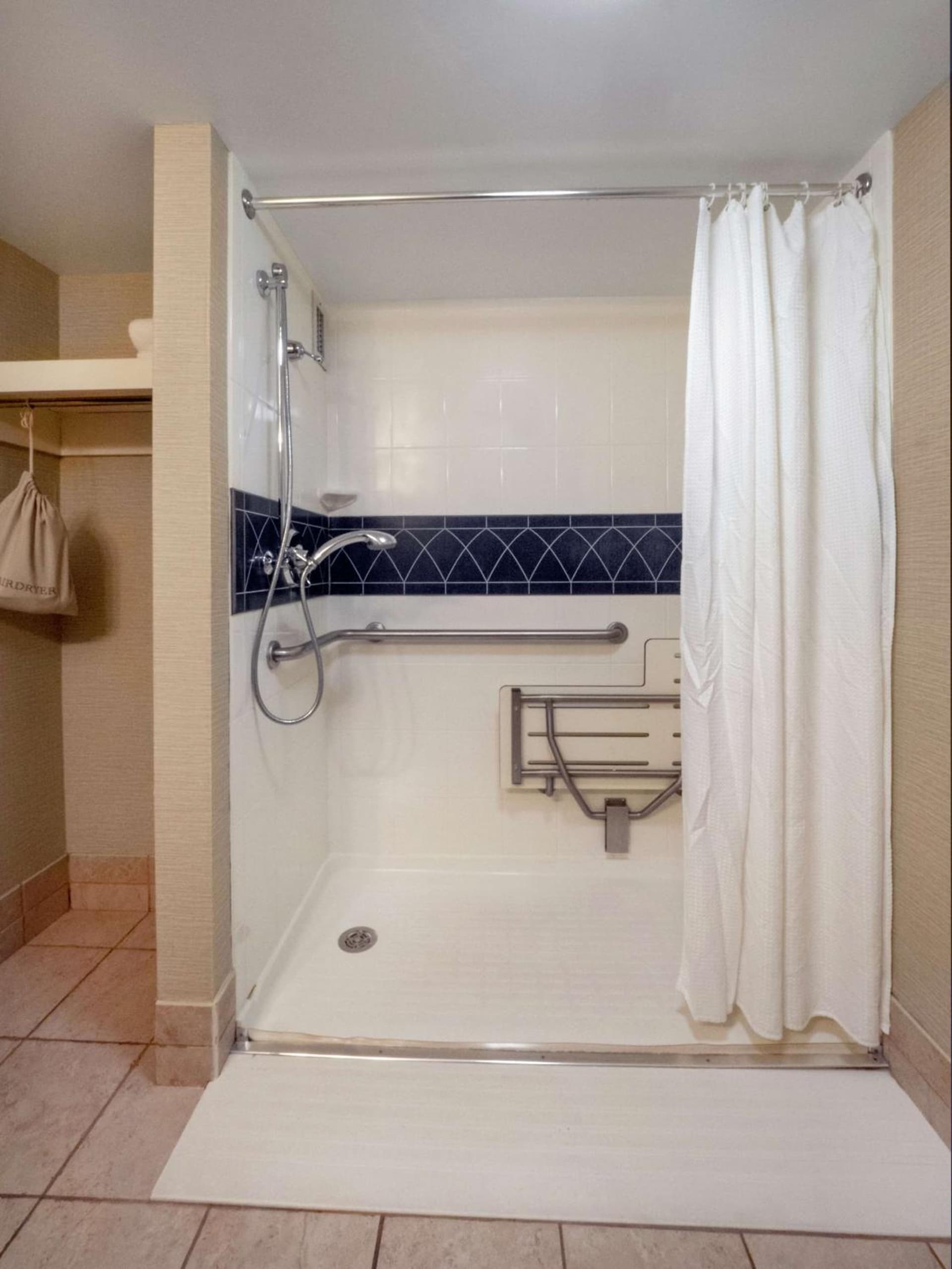 DoubleTree by Hilton Buffalo-Amherst gallery photo in Amherst, NY — image 22