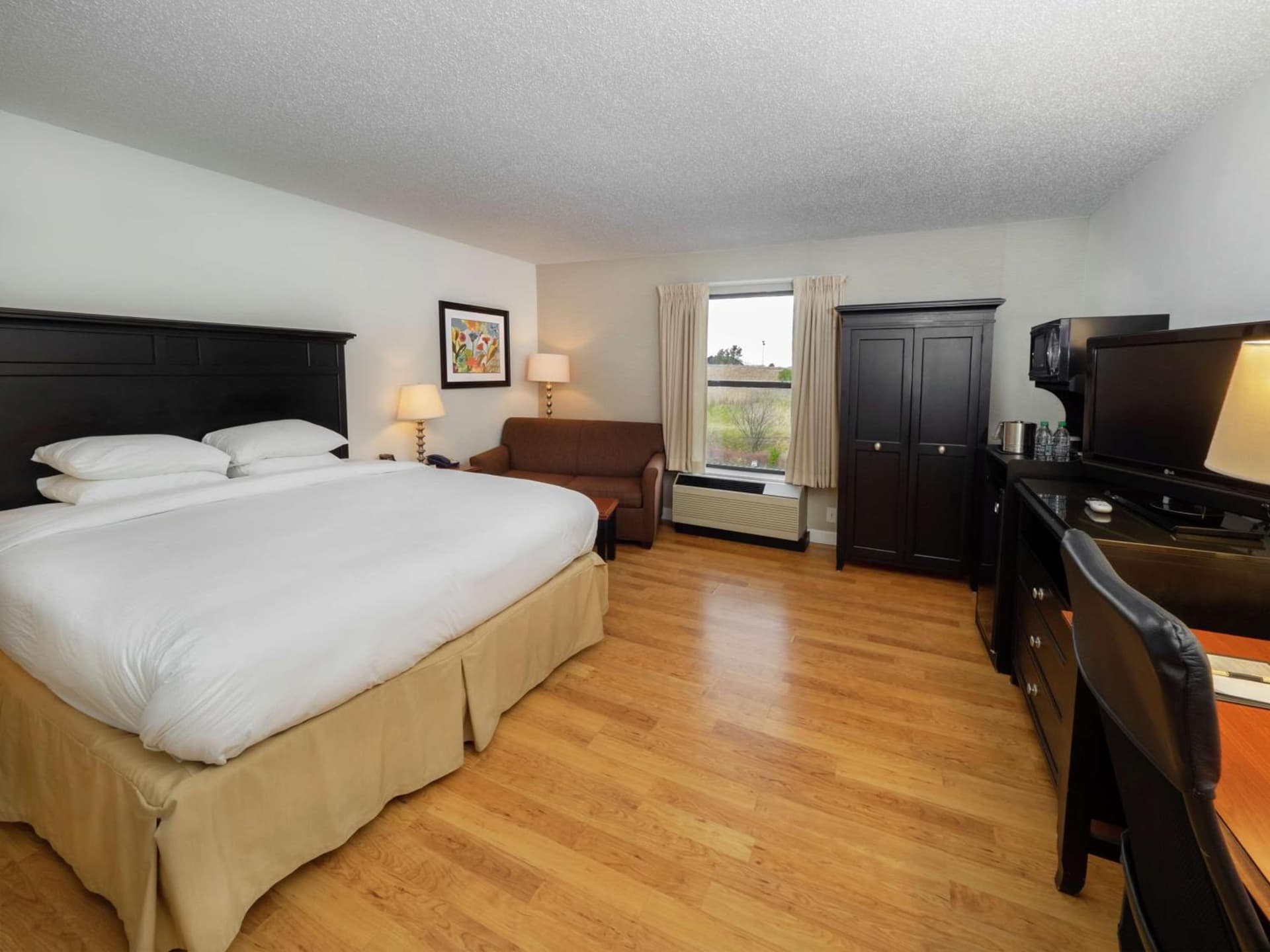 DoubleTree by Hilton Buffalo-Amherst gallery photo in Amherst, NY — image 34