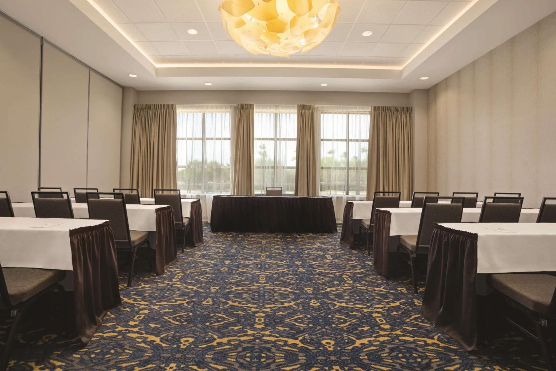 Embassy Suites by Hilton McAllen Convention Center gallery photo in McAllen, TX — image 24