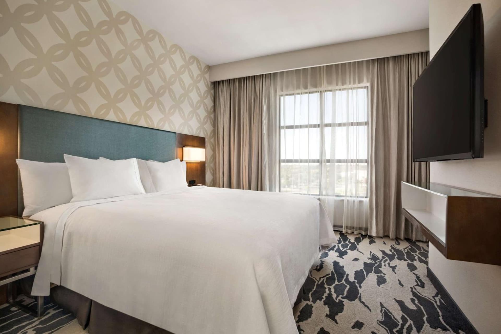 Embassy Suites by Hilton McAllen Convention Center gallery photo in McAllen, TX — image 14