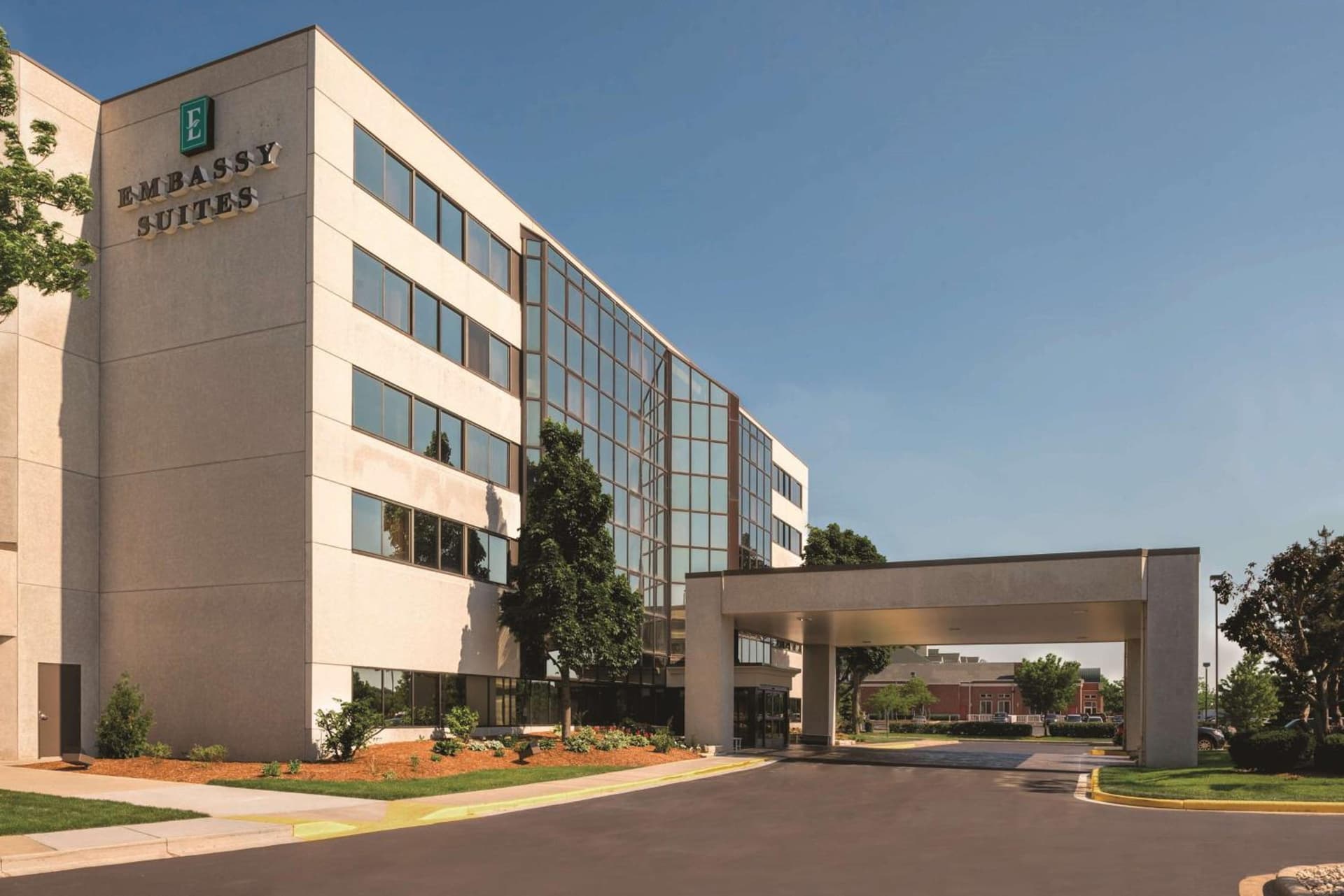 Embassy Suites by Hilton Milwaukee Brookfield gallery photo in Brookfield, WI — image 12