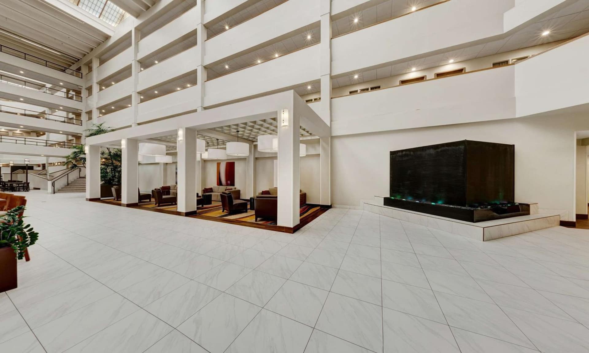 Embassy Suites by Hilton Milwaukee Brookfield gallery photo in Brookfield, WI — image 85