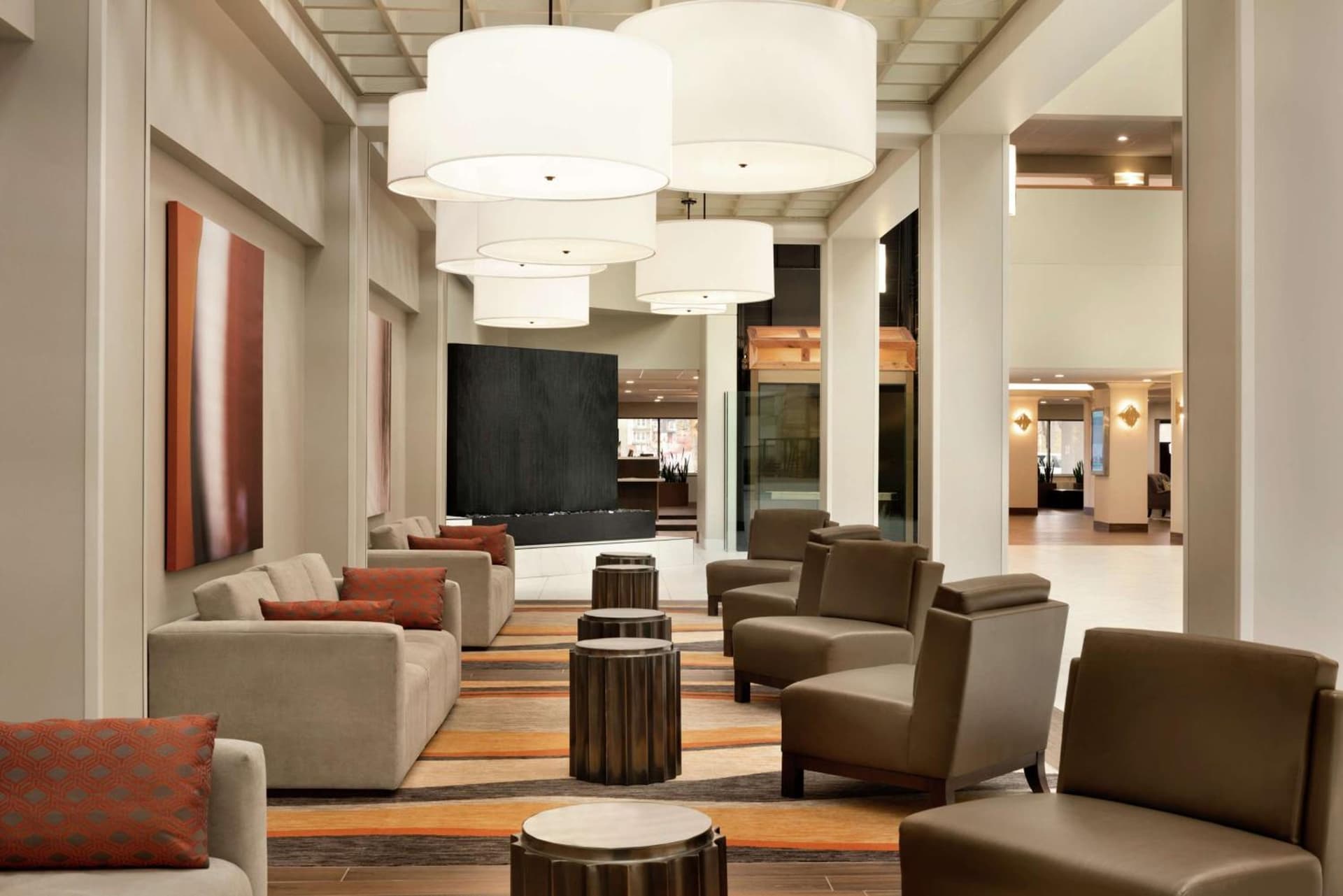 Embassy Suites by Hilton Milwaukee Brookfield gallery photo in Brookfield, WI — image 87