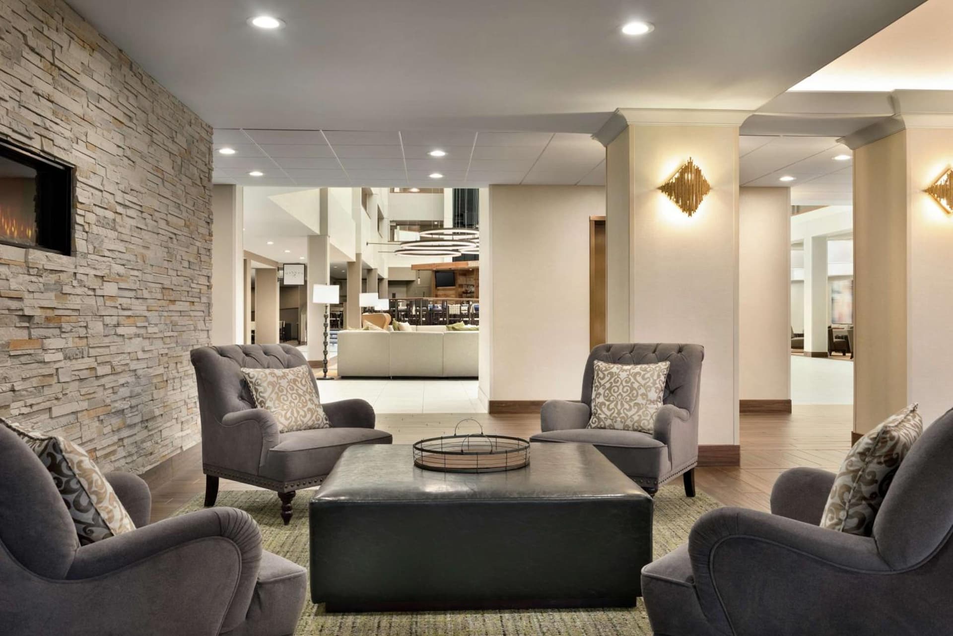 Embassy Suites by Hilton Milwaukee Brookfield gallery photo in Brookfield, WI — image 49