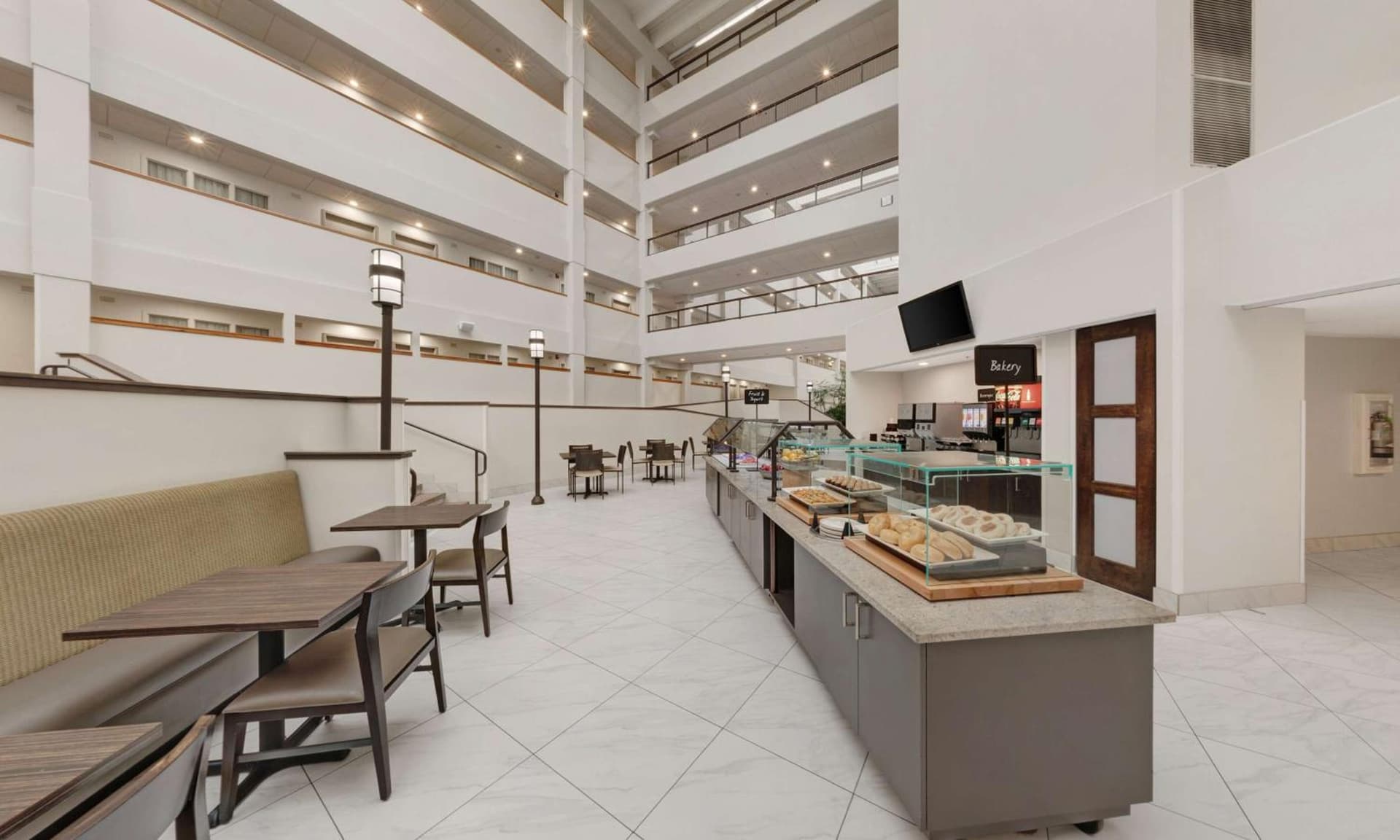 Embassy Suites by Hilton Milwaukee Brookfield gallery photo in Brookfield, WI — image 57