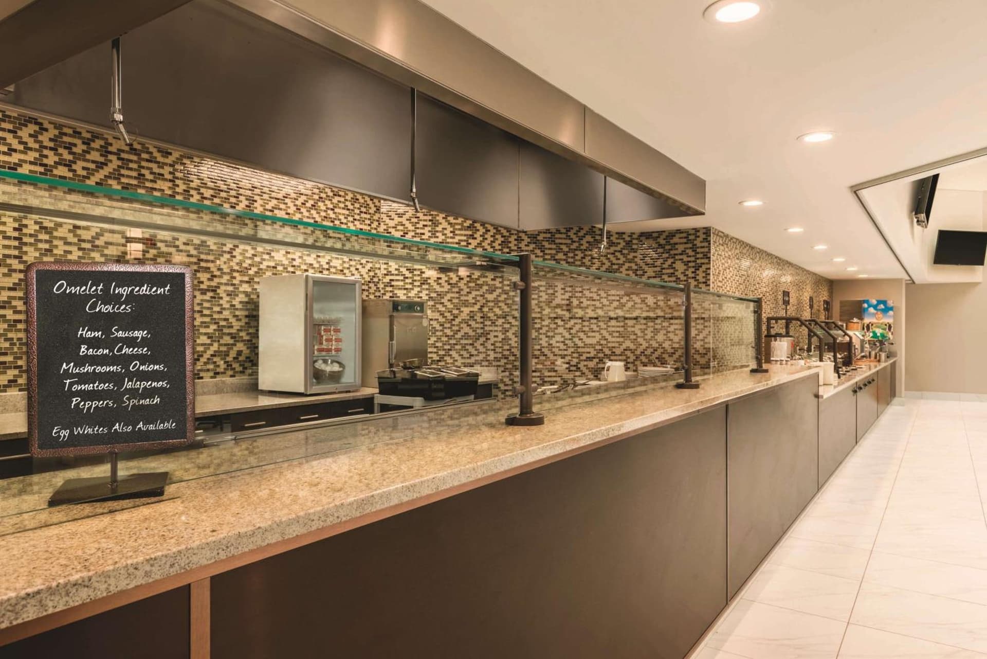 Embassy Suites by Hilton Milwaukee Brookfield interior in Brookfield, WI — gallery photo 2