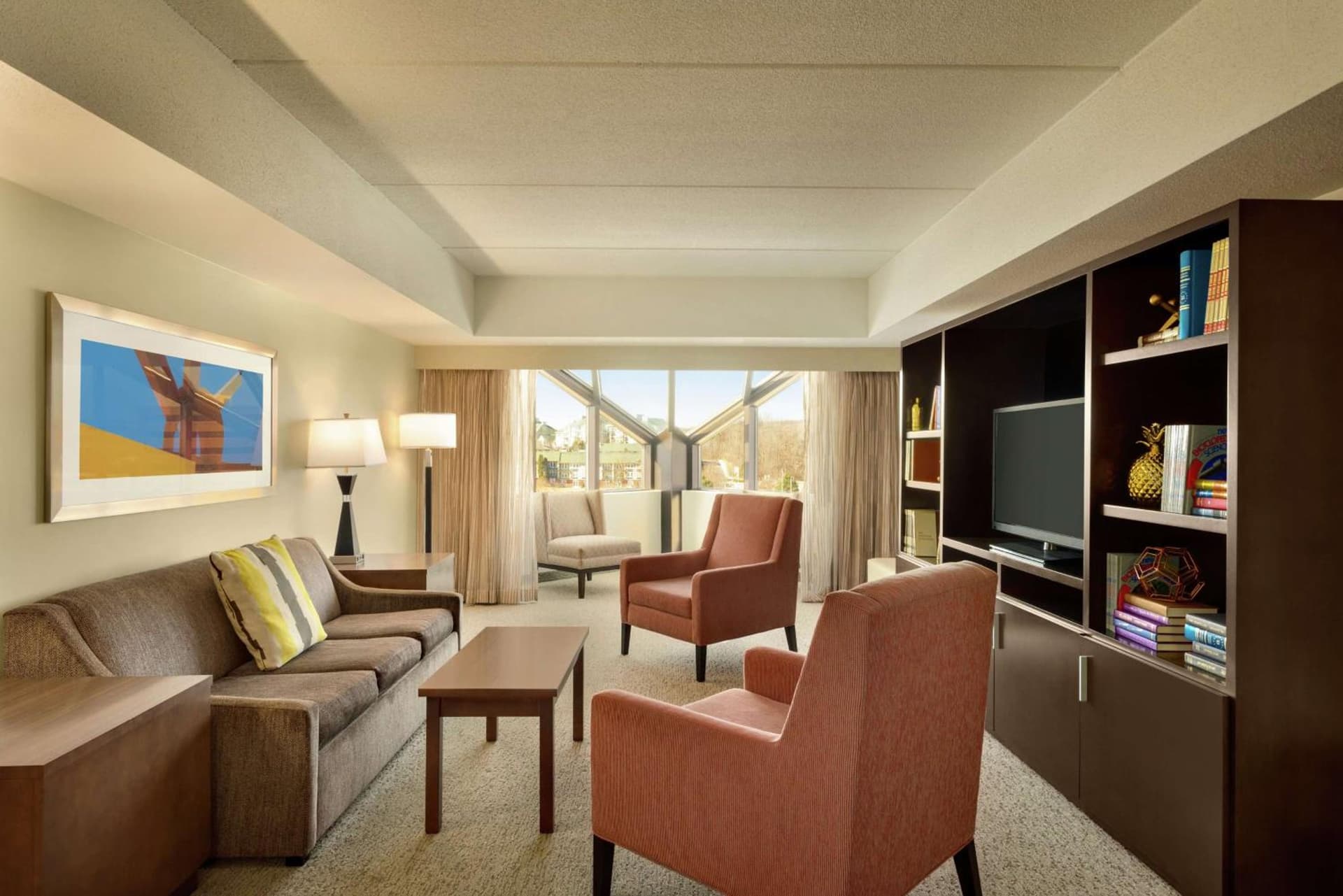 Embassy Suites by Hilton Milwaukee Brookfield gallery photo in Brookfield, WI — image 18