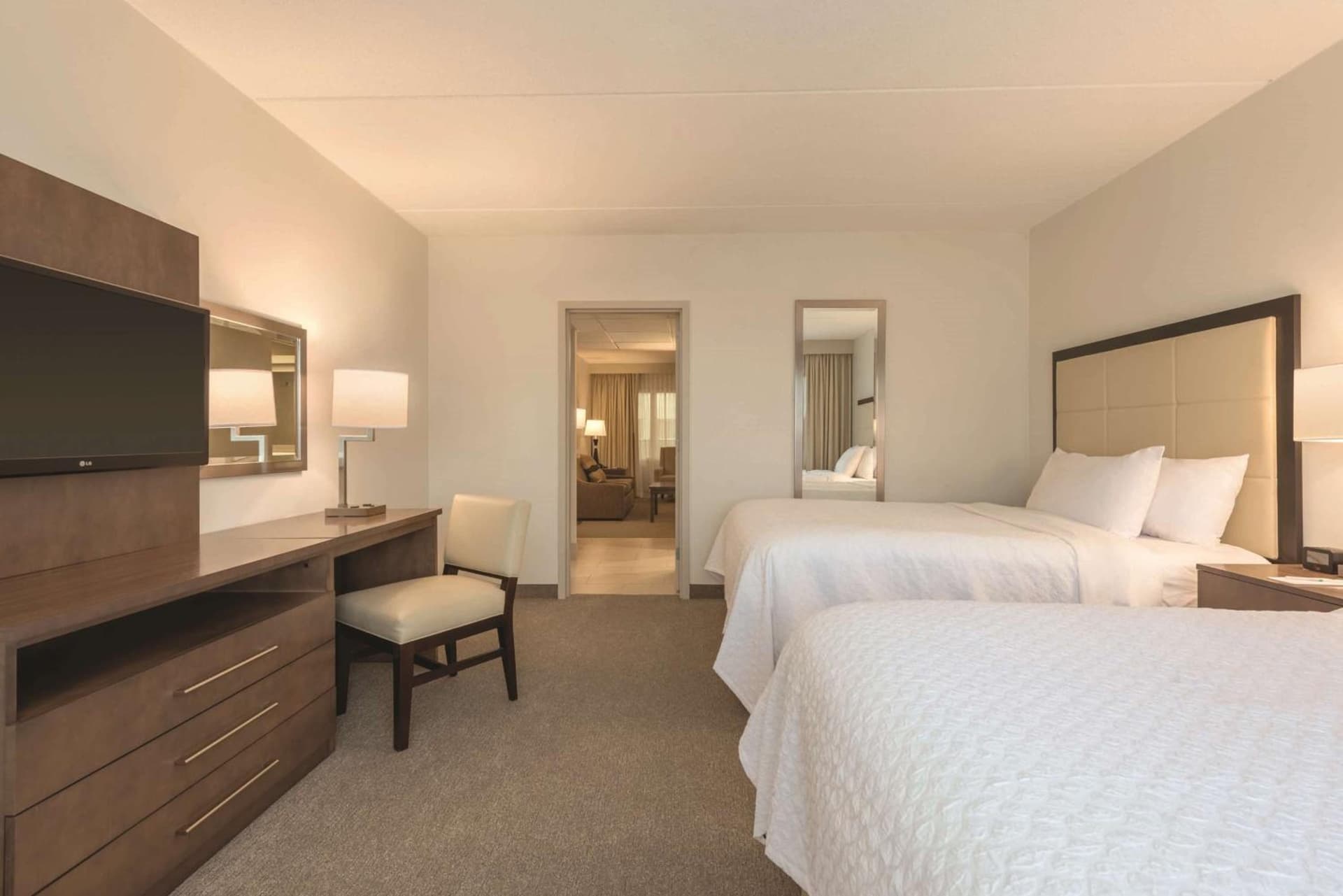 Embassy Suites by Hilton Milwaukee Brookfield gallery photo in Brookfield, WI — image 22