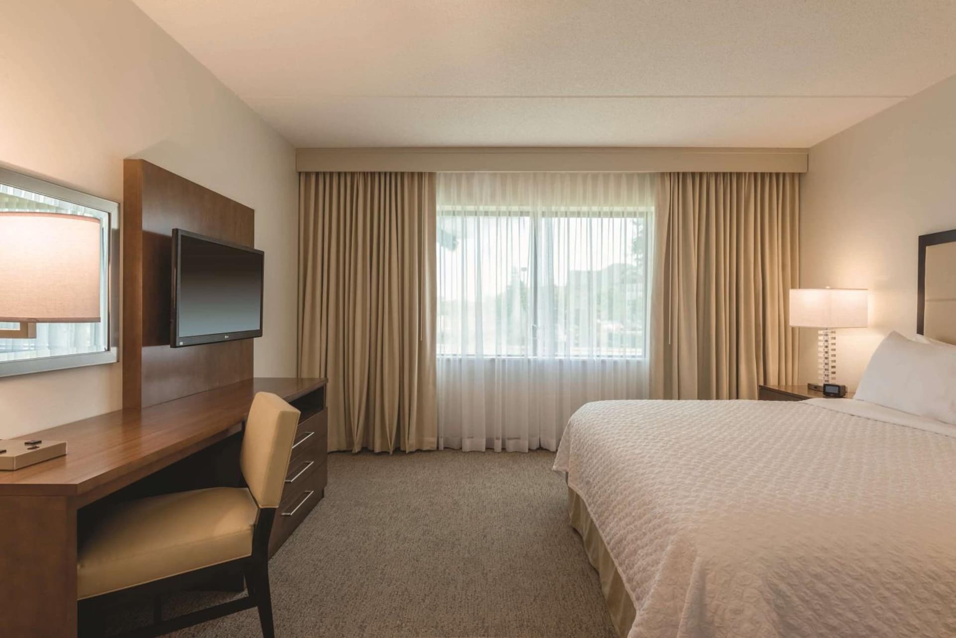 Embassy Suites by Hilton Milwaukee Brookfield gallery photo in Brookfield, WI — image 29