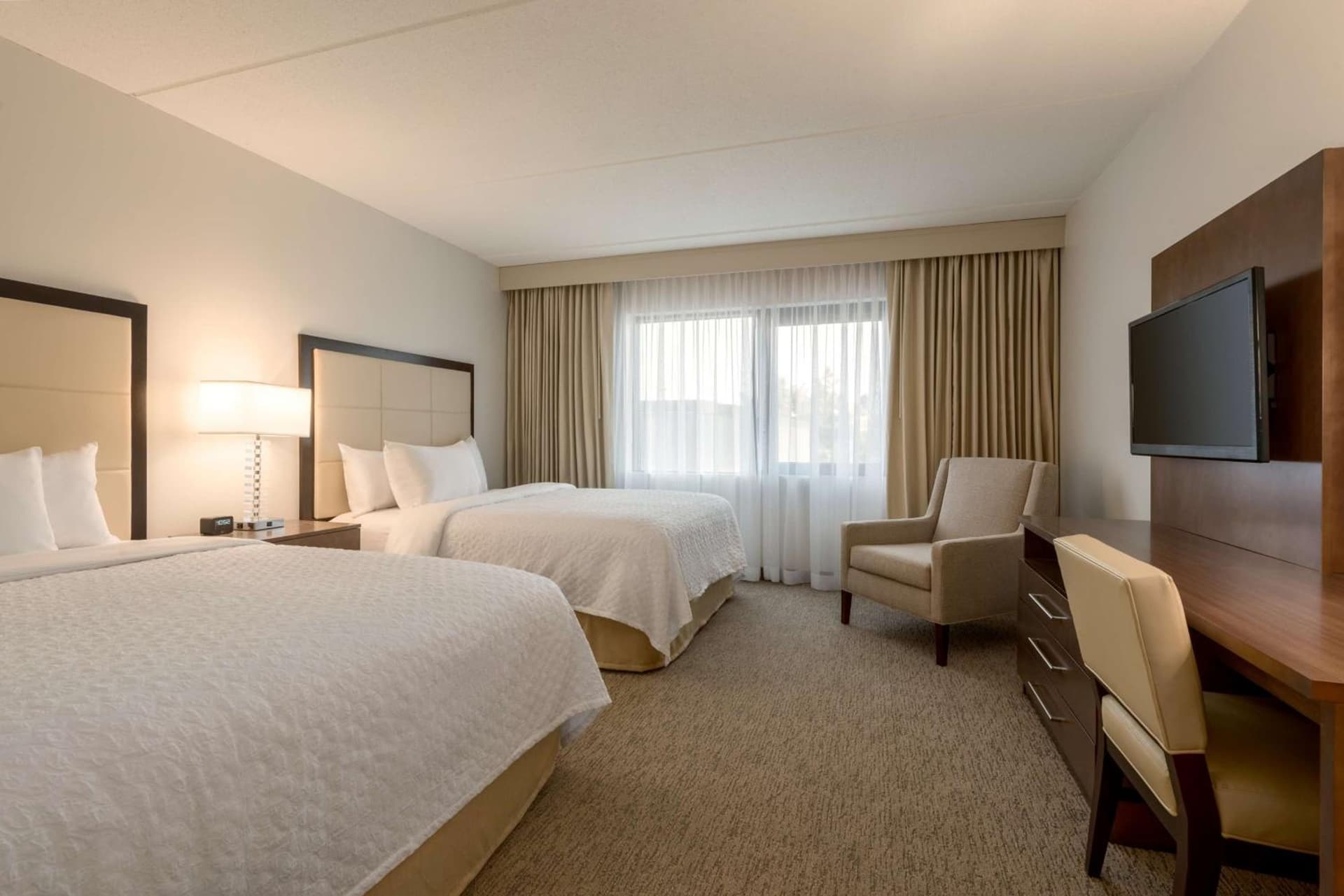 Embassy Suites by Hilton Milwaukee Brookfield gallery photo in Brookfield, WI — image 88