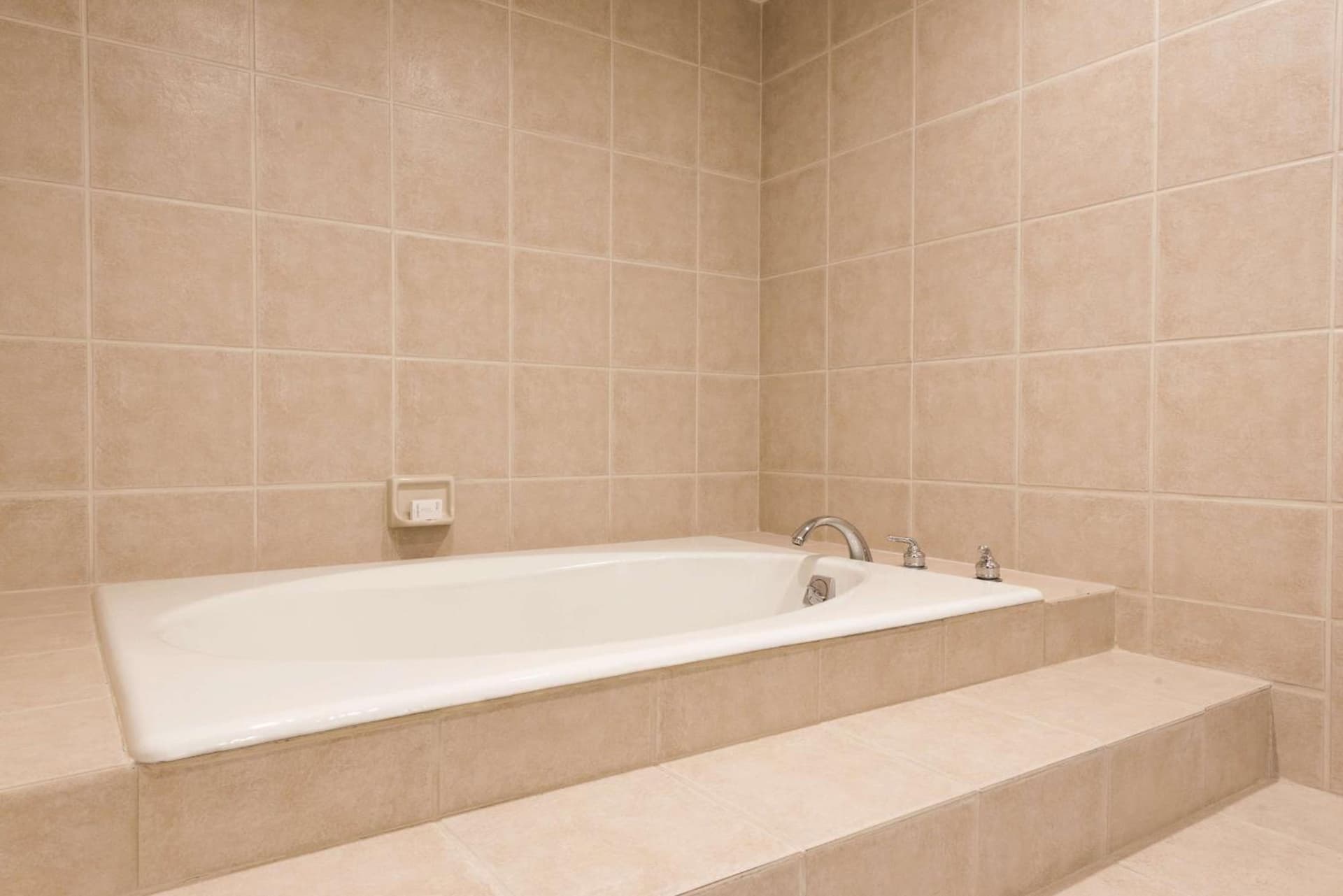 Embassy Suites by Hilton Milwaukee Brookfield gallery photo in Brookfield, WI — image 90