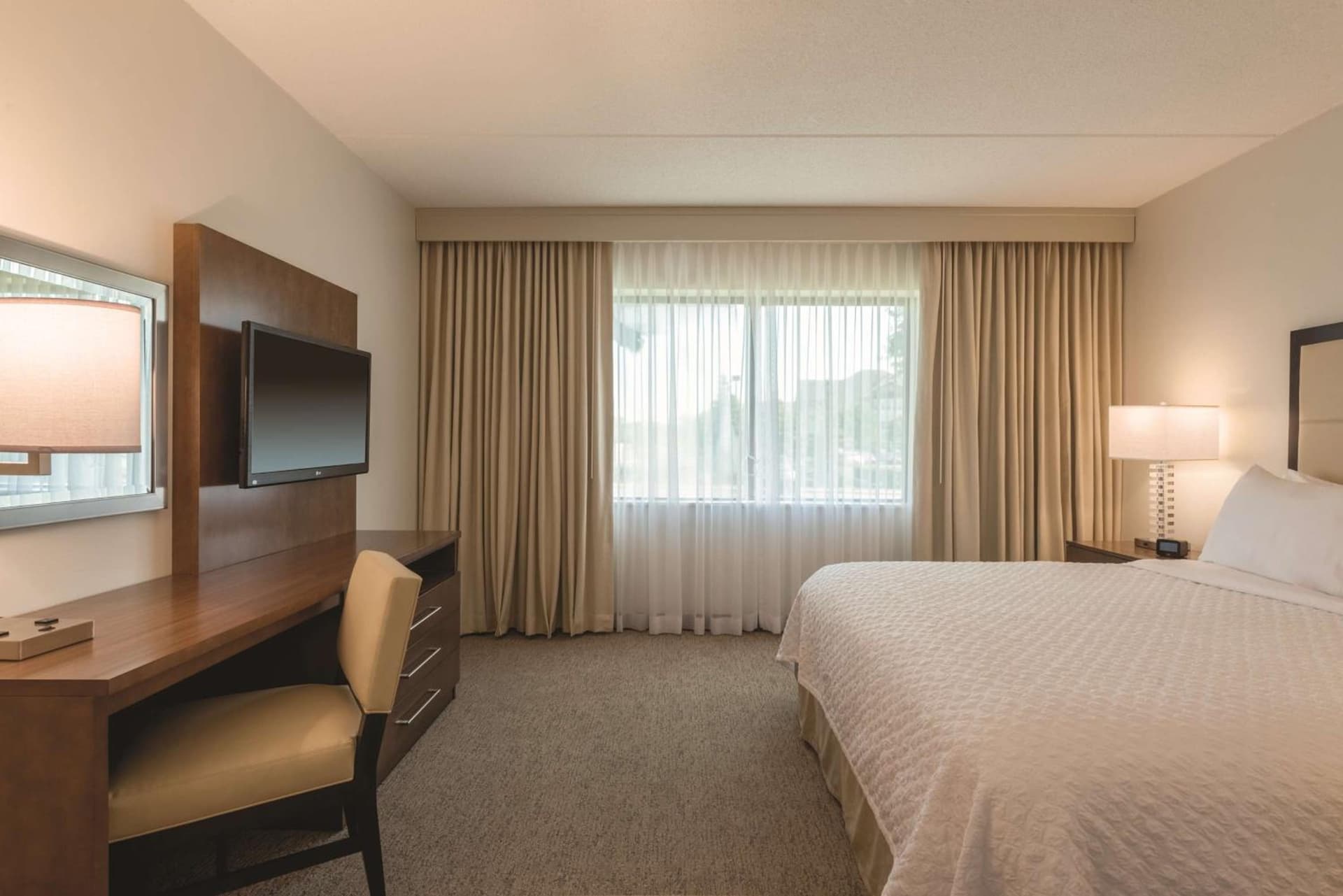 Embassy Suites by Hilton Milwaukee Brookfield gallery photo in Brookfield, WI — image 76